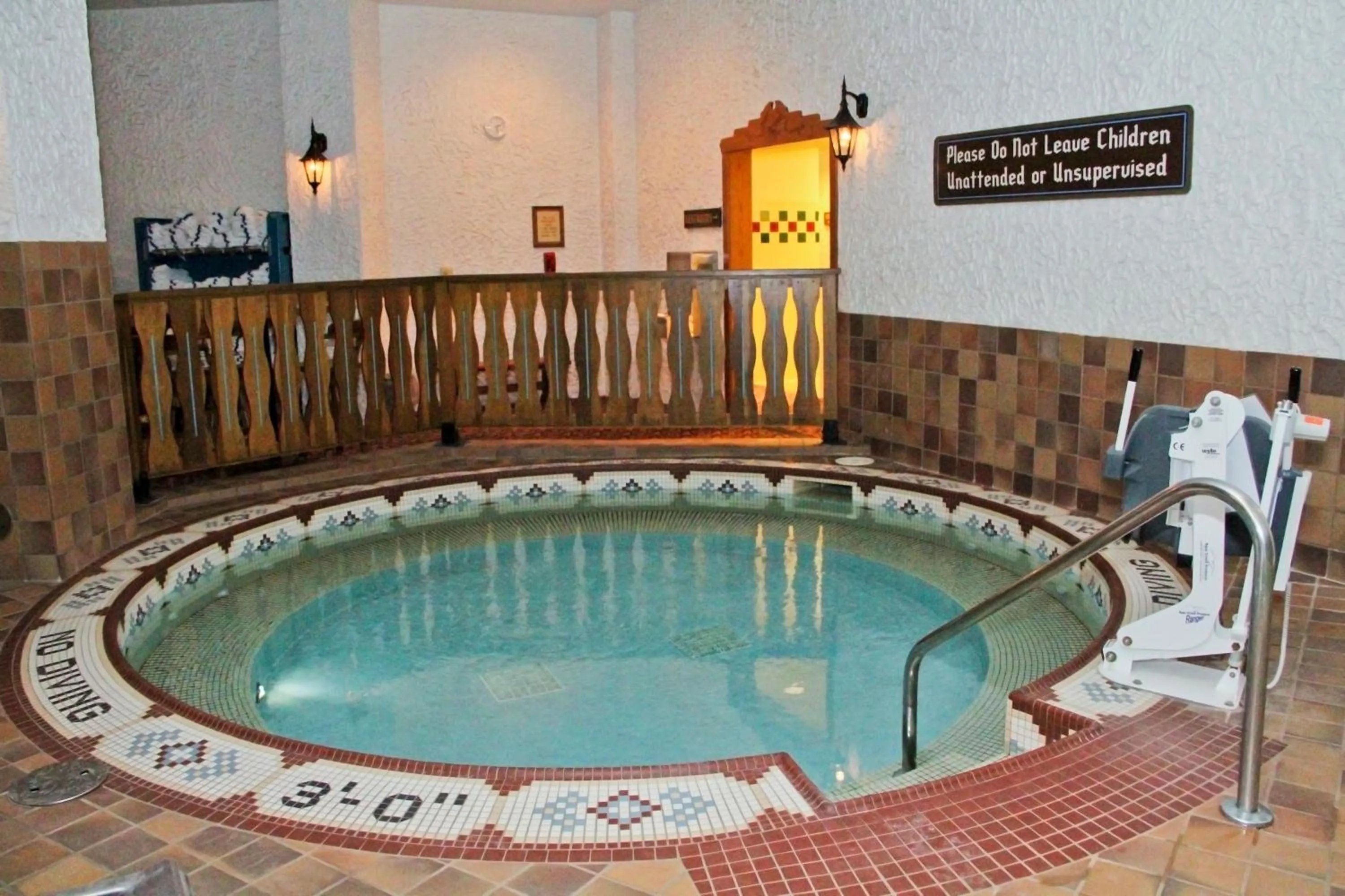 Swimming pool in Bavarian Inn Lodge