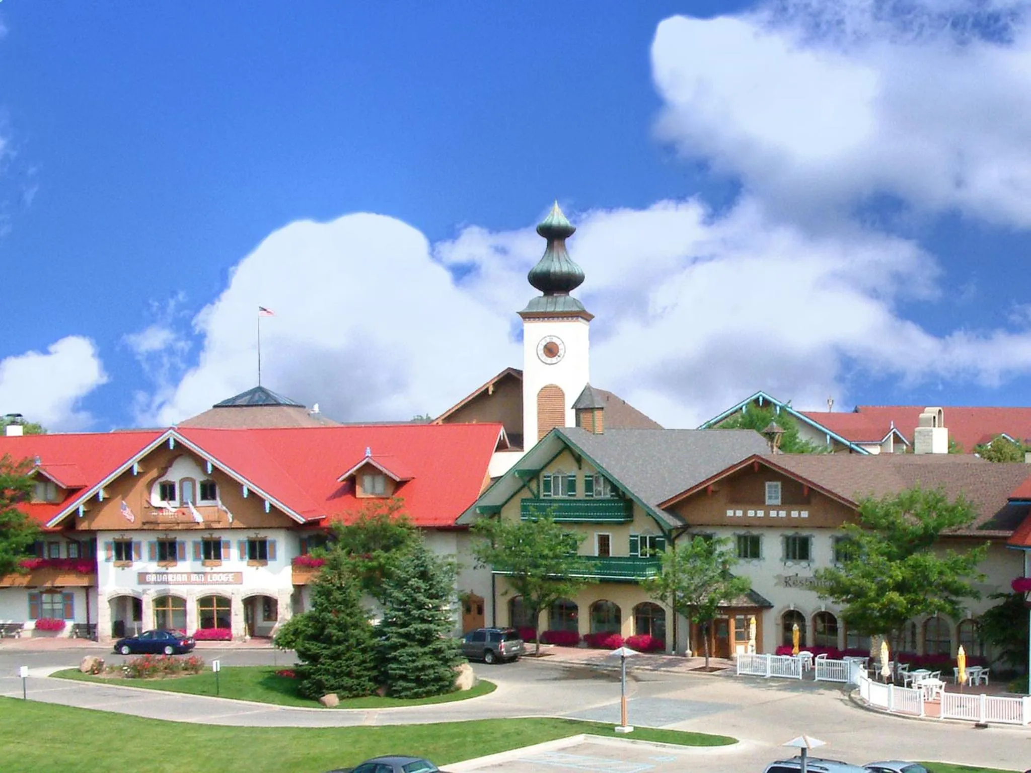 Facade/entrance in Bavarian Inn Lodge