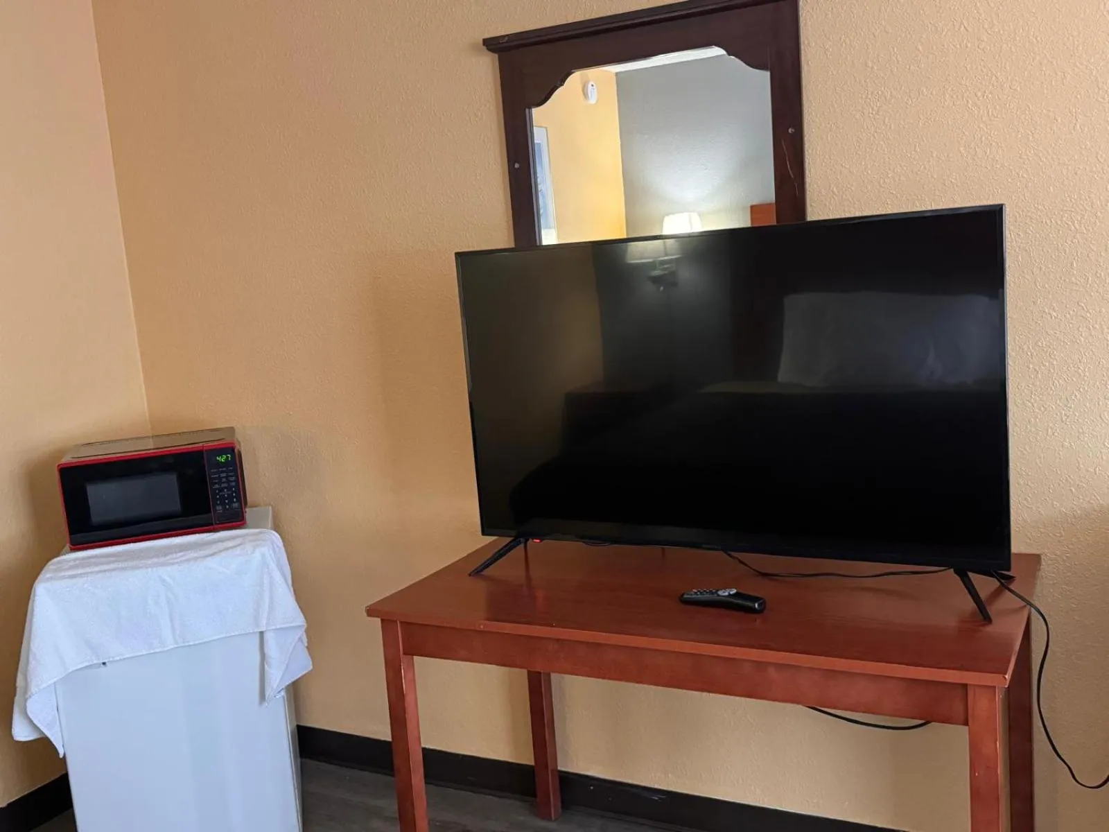 TV and multimedia in College Inn Spartanburg