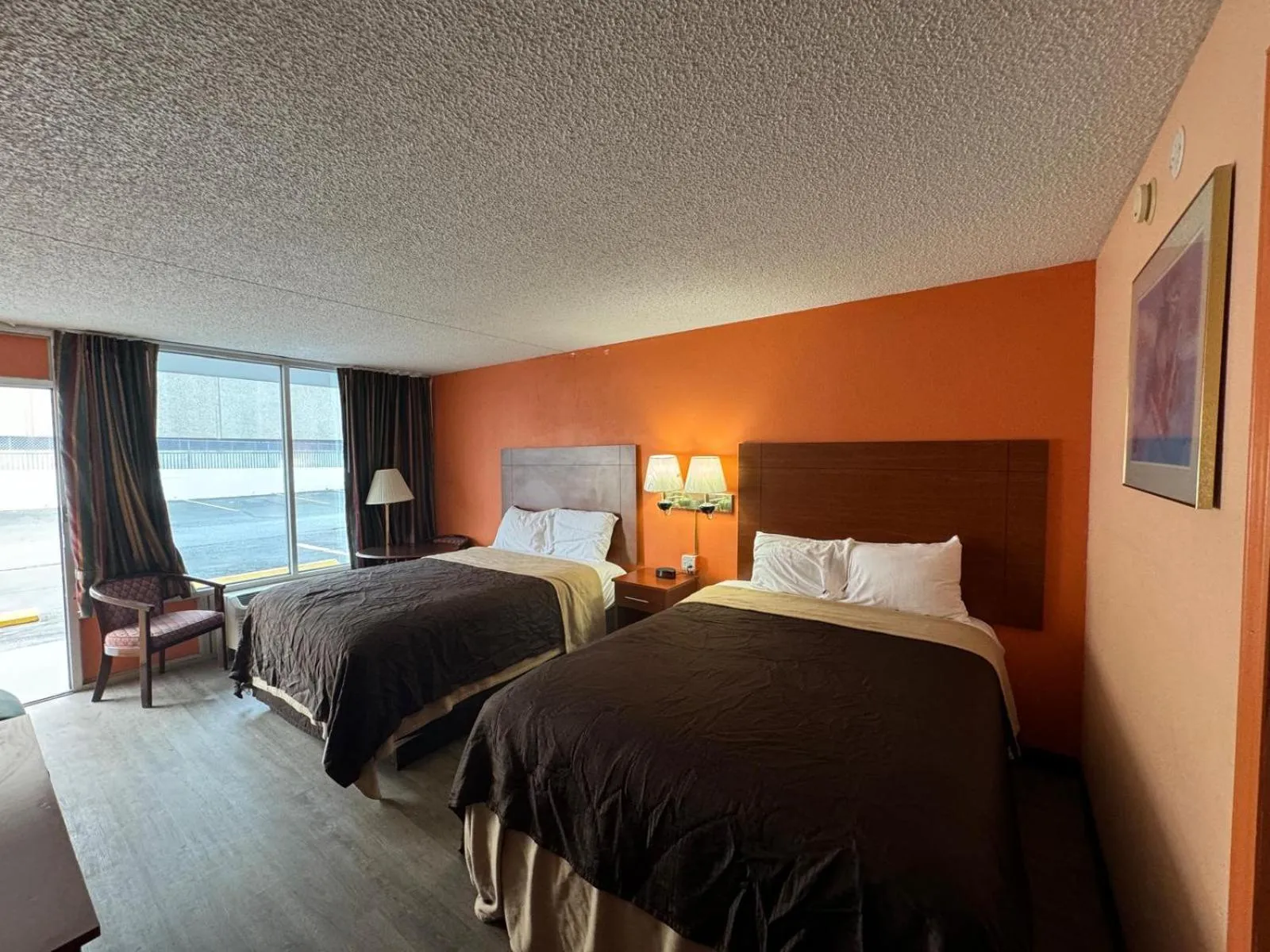 Bed in College Inn Spartanburg