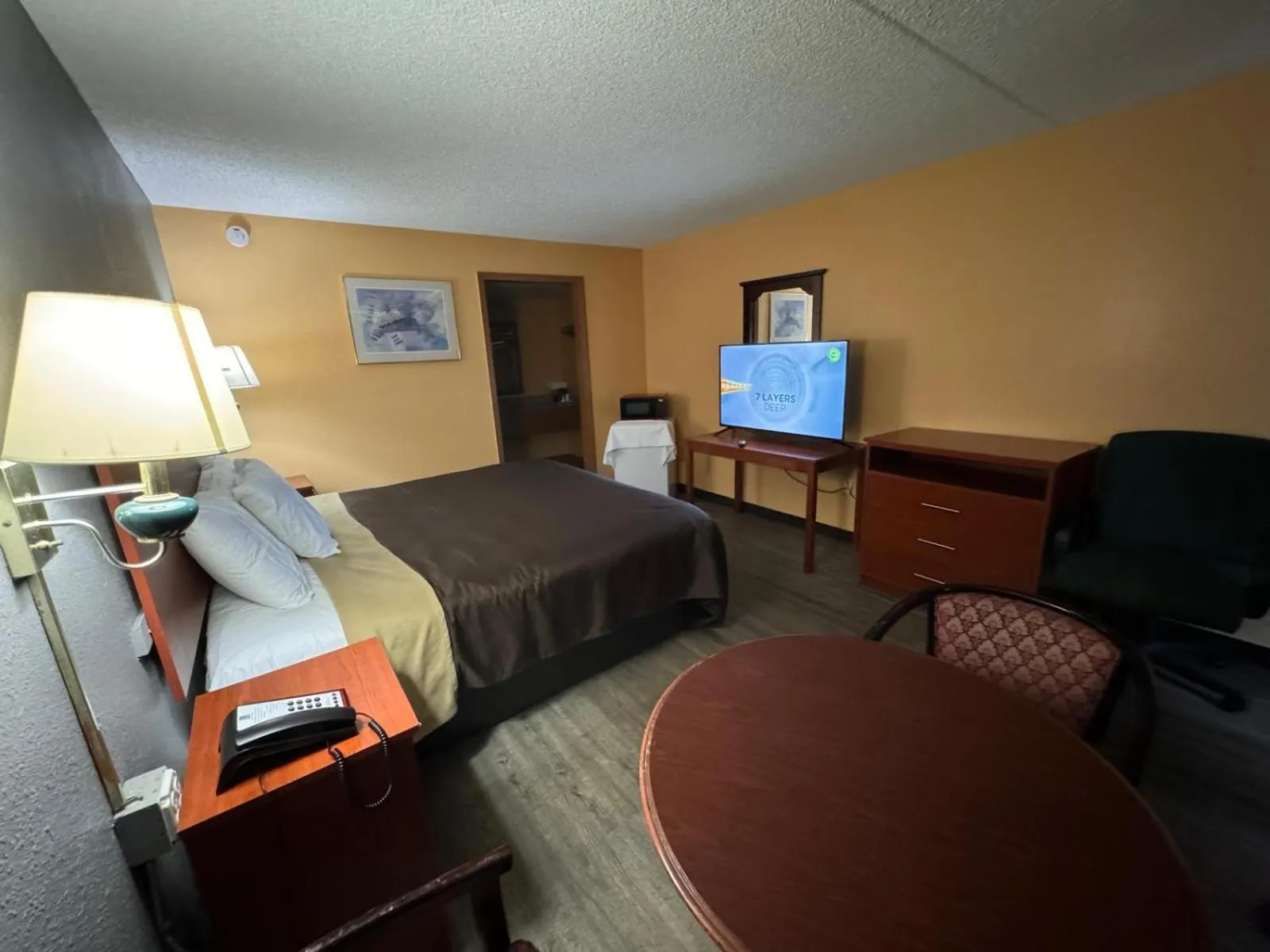 Bed in College Inn Spartanburg