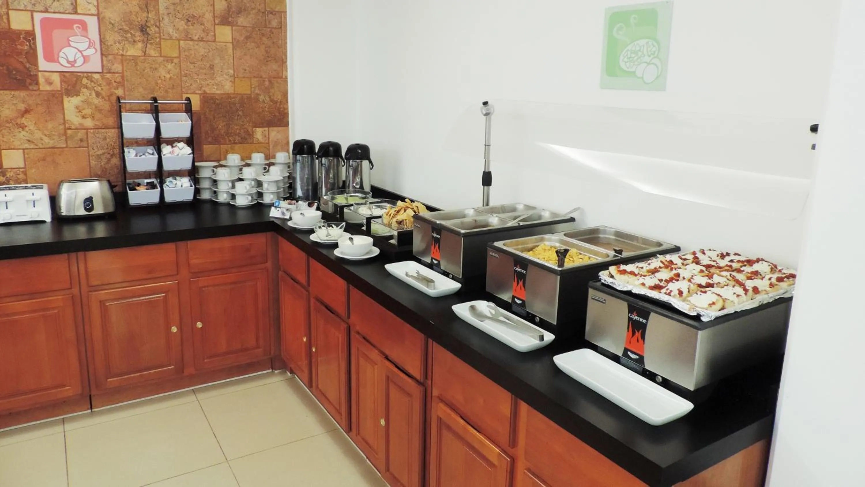 Breakfast in Holiday Inn Express Paraiso - Dos Bocas