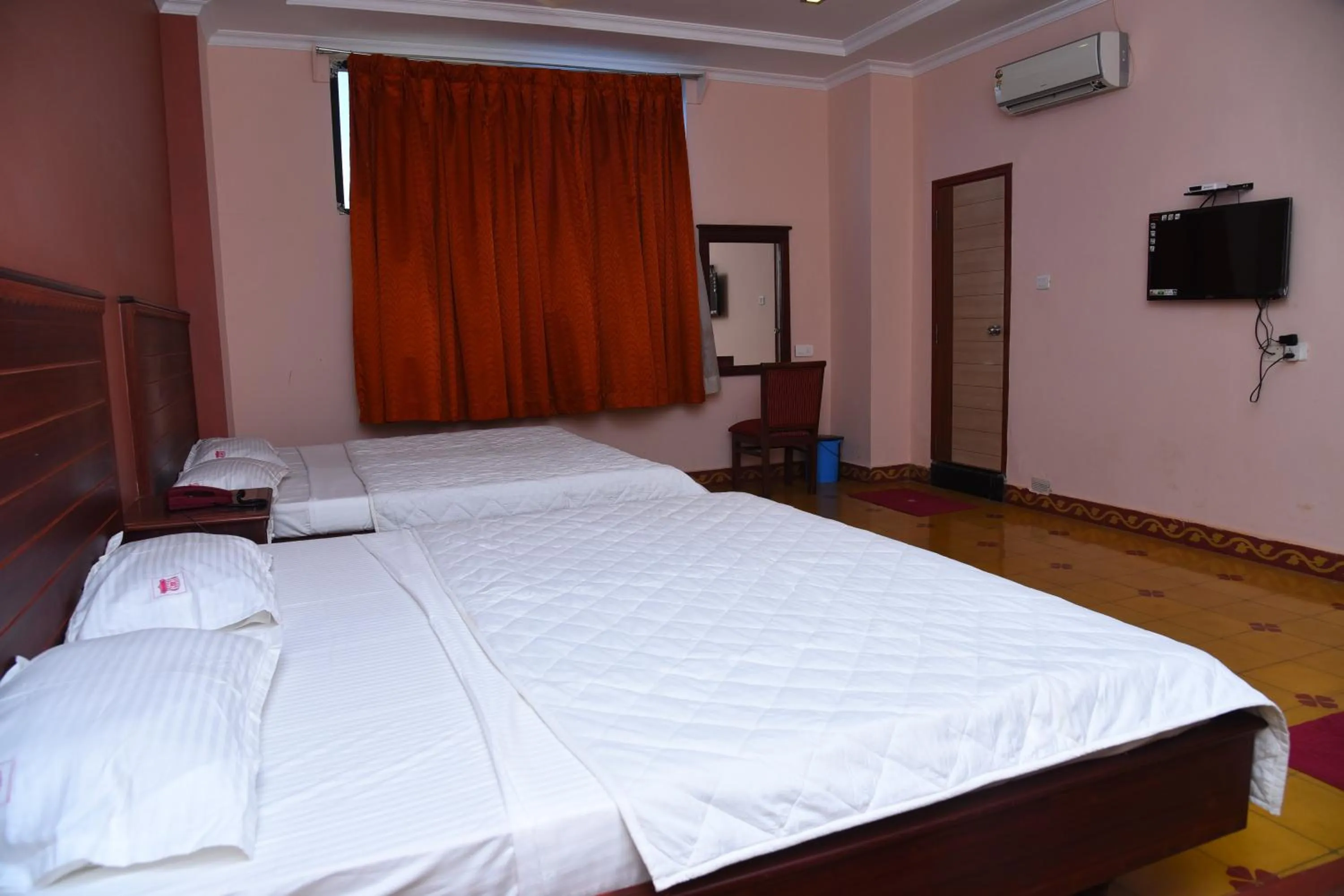 Photo of the whole room, Bed in Hotel Subhalakshmi Palace