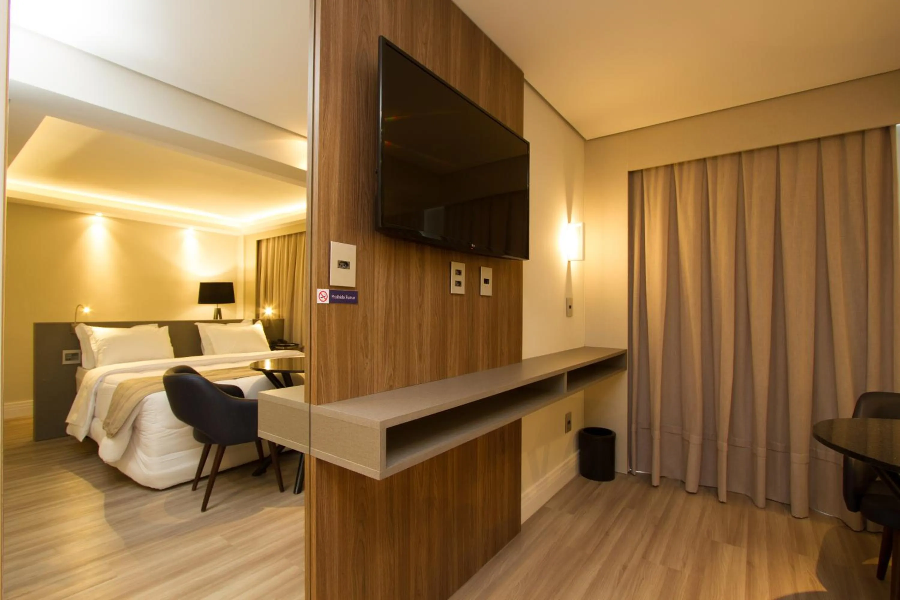 Bedroom in Le CanarD Joinville