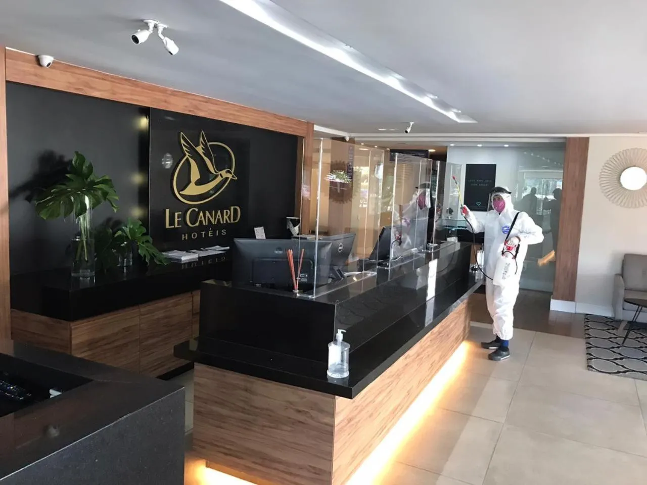 Lobby or reception in Le CanarD Joinville