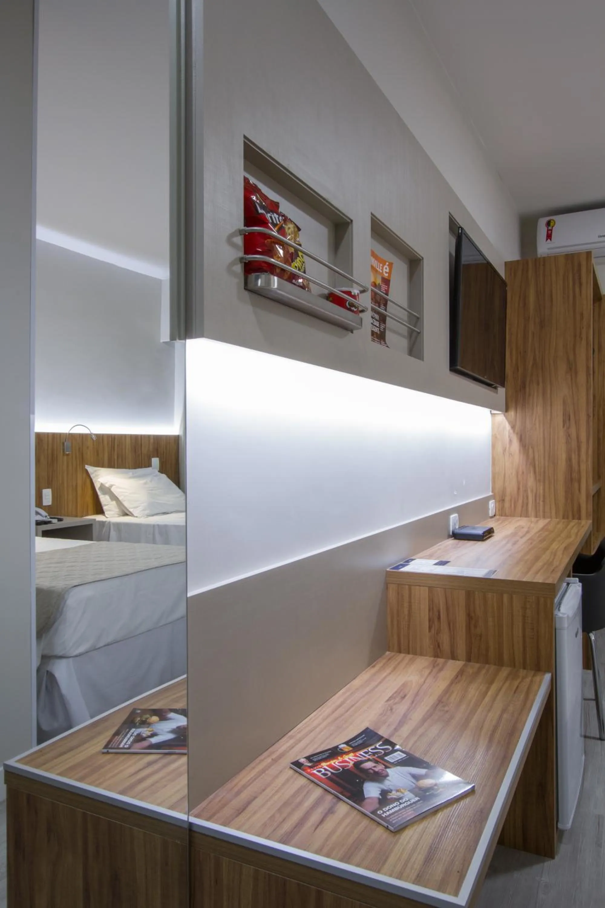 Bathroom, Bed in Le CanarD Joinville