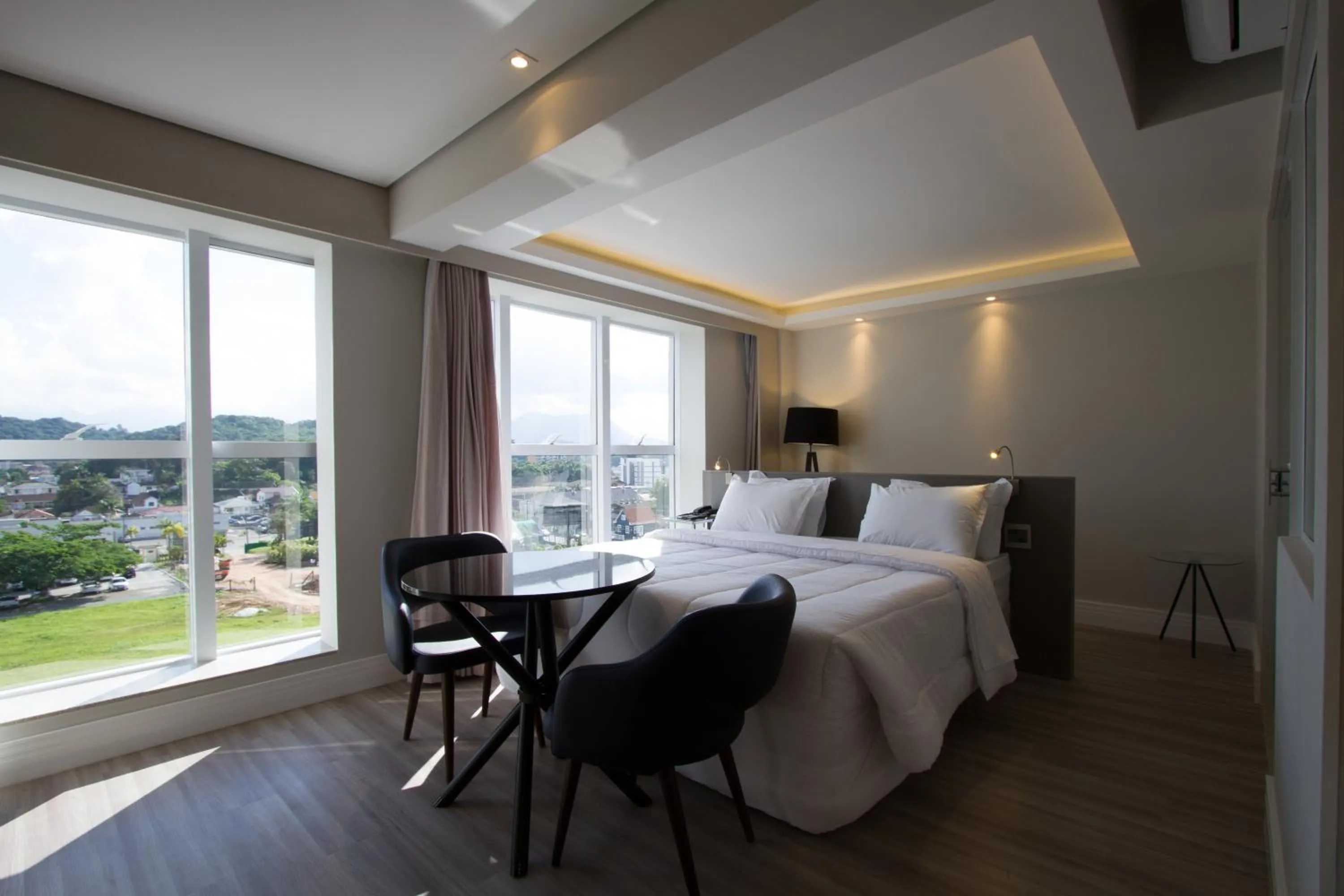 Bathroom, Bed in Le CanarD Joinville