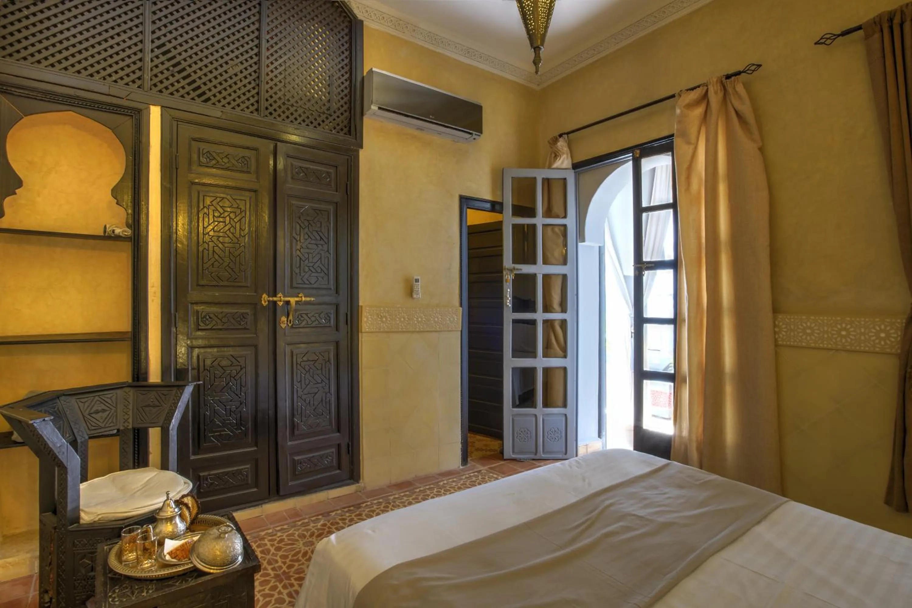 Bed in Riad Shemsi