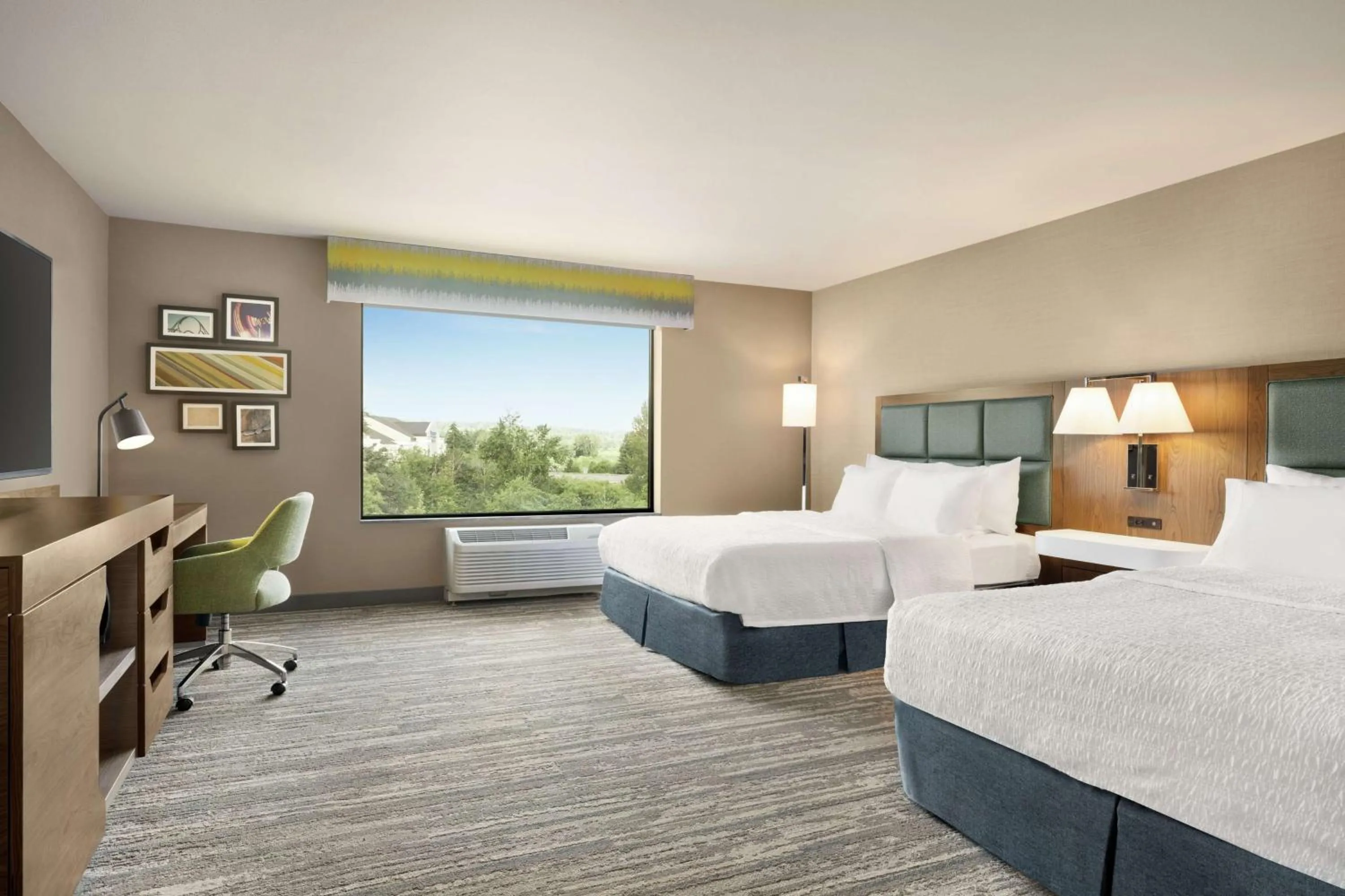 Bedroom, Bed in Hampton Inn & Suites Tacoma/Puyallup