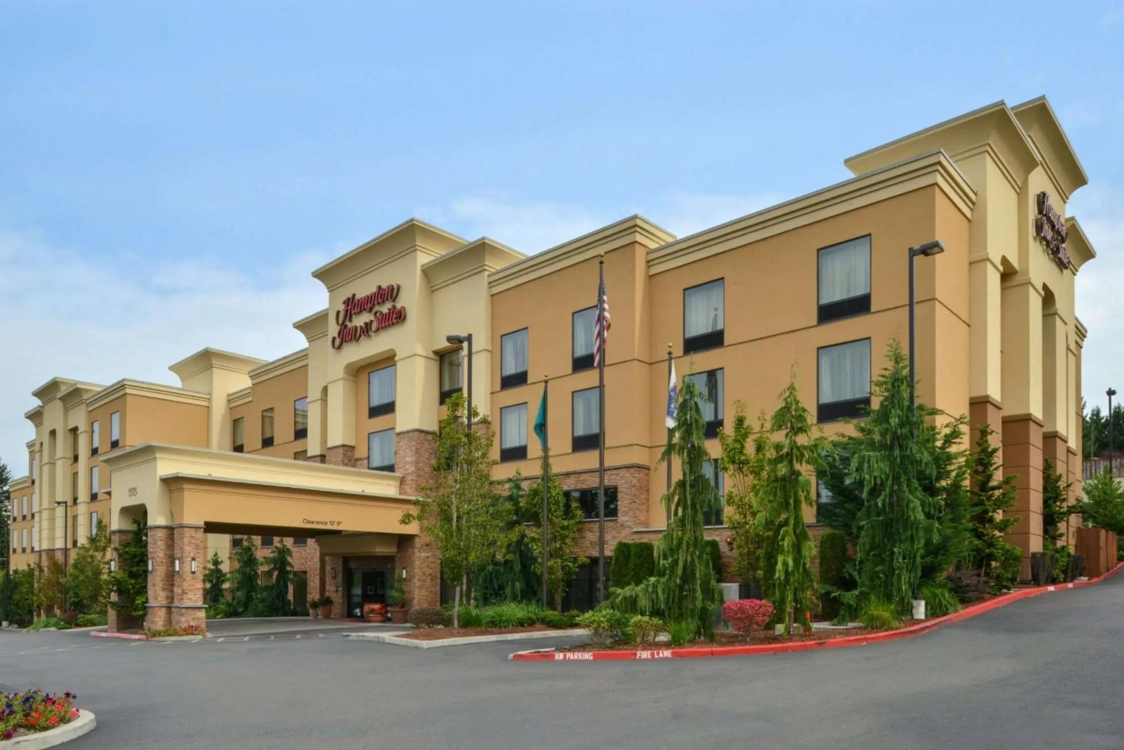 Property building in Hampton Inn & Suites Tacoma/Puyallup