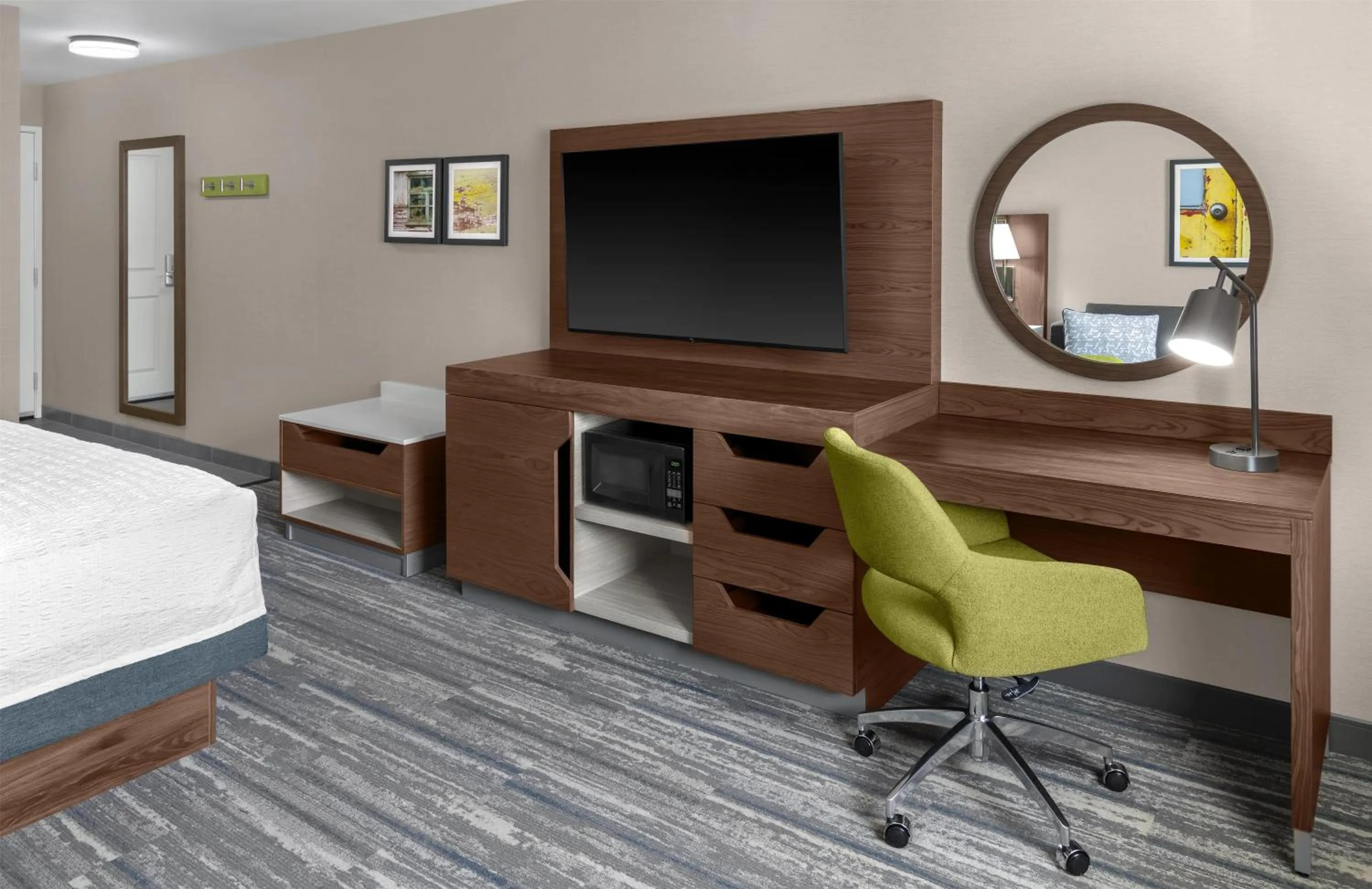 Bedroom, Bed in Hampton Inn & Suites Tacoma/Puyallup