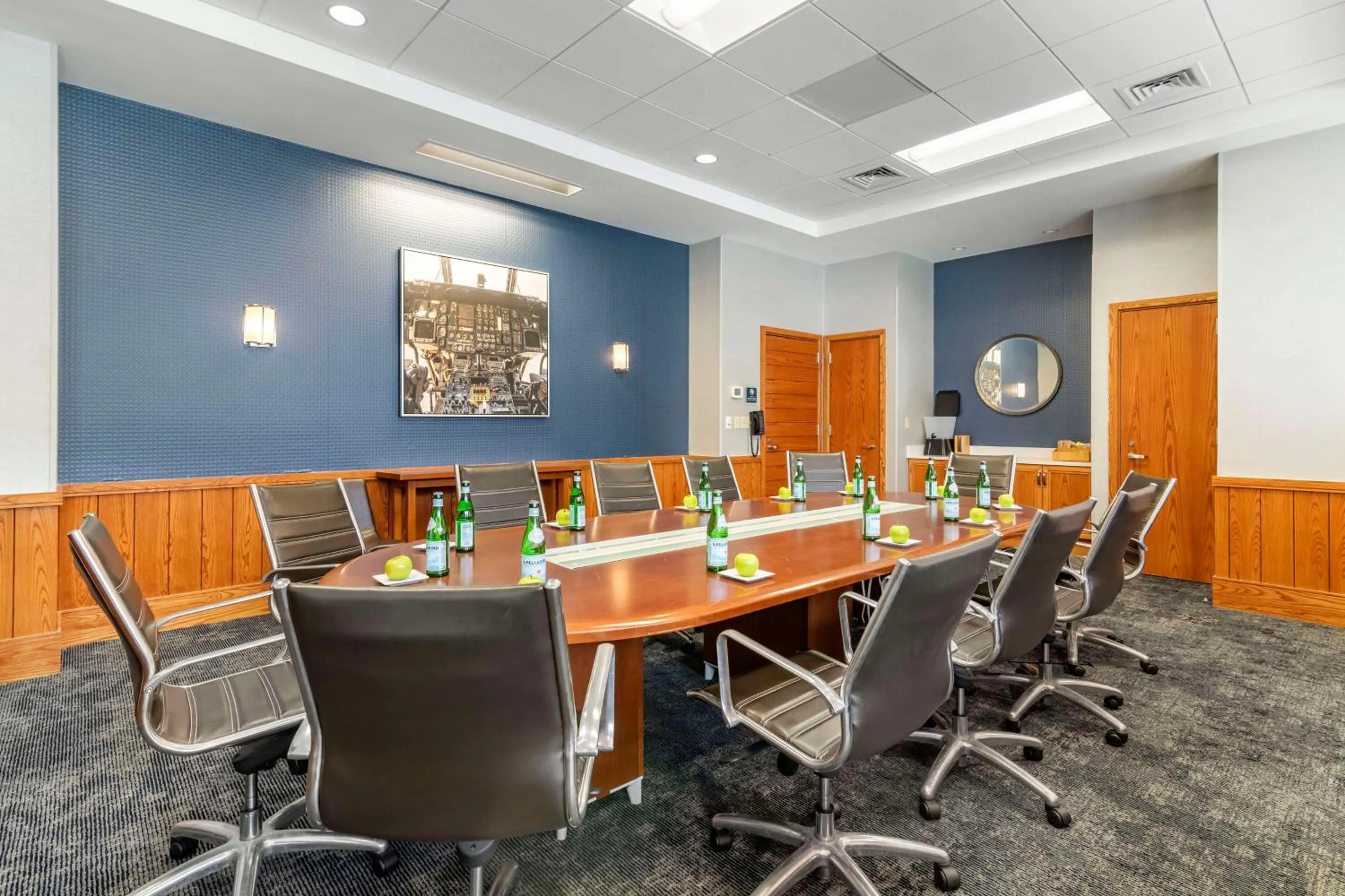 Meeting/conference room in Bangor Aviator Hotel BW Premier Collection