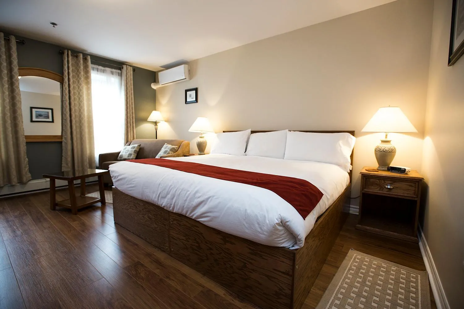 Photo of the whole room, Bed in The Harbour House