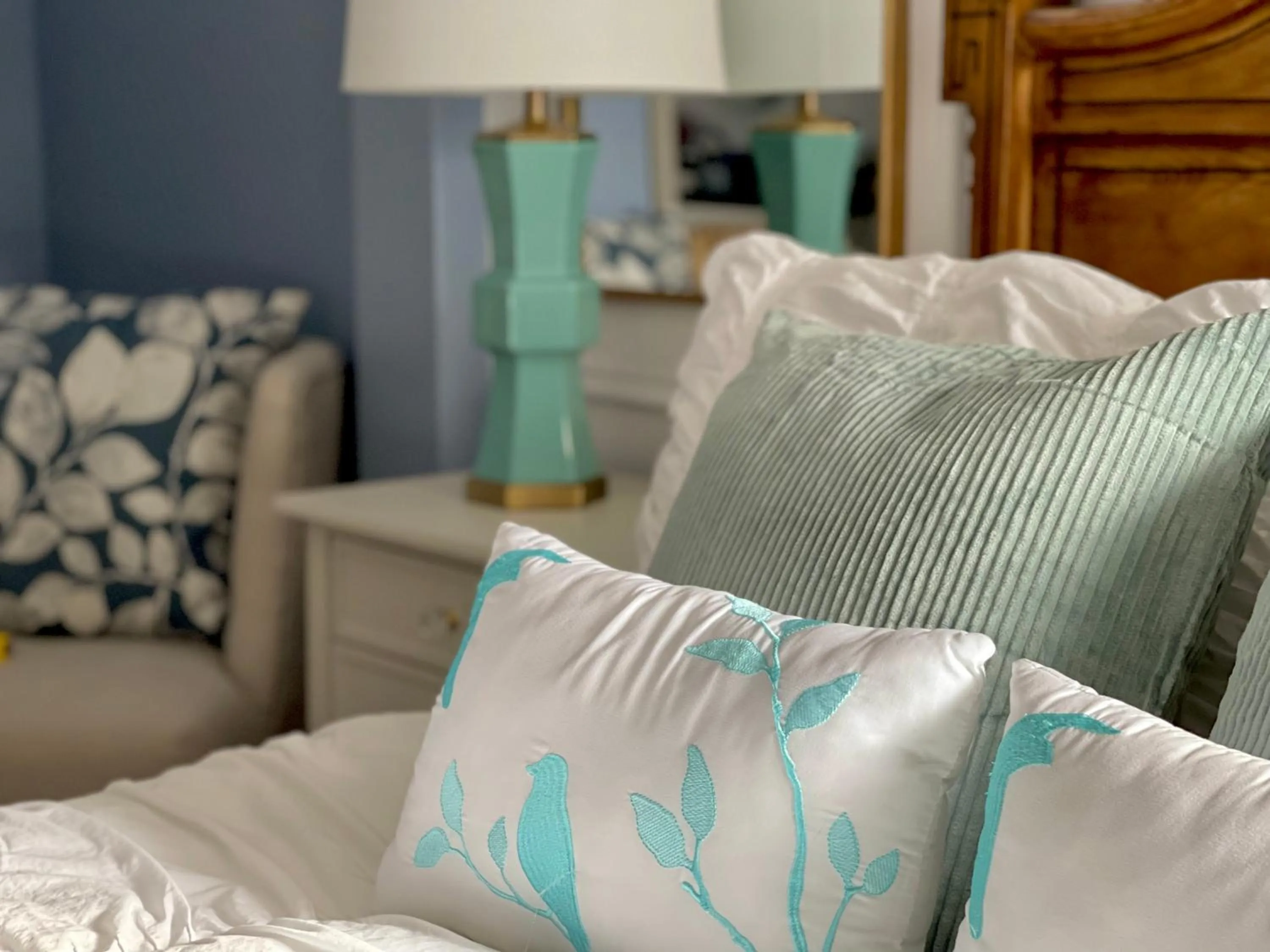 Bed in Charlotte's Rose Inn