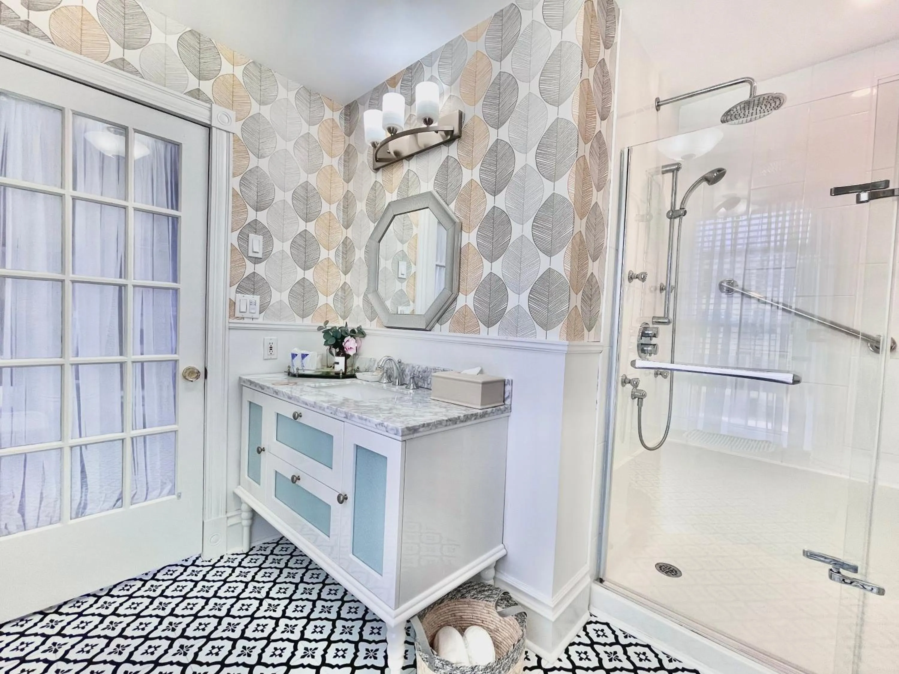 Charlotte's Rose Inn