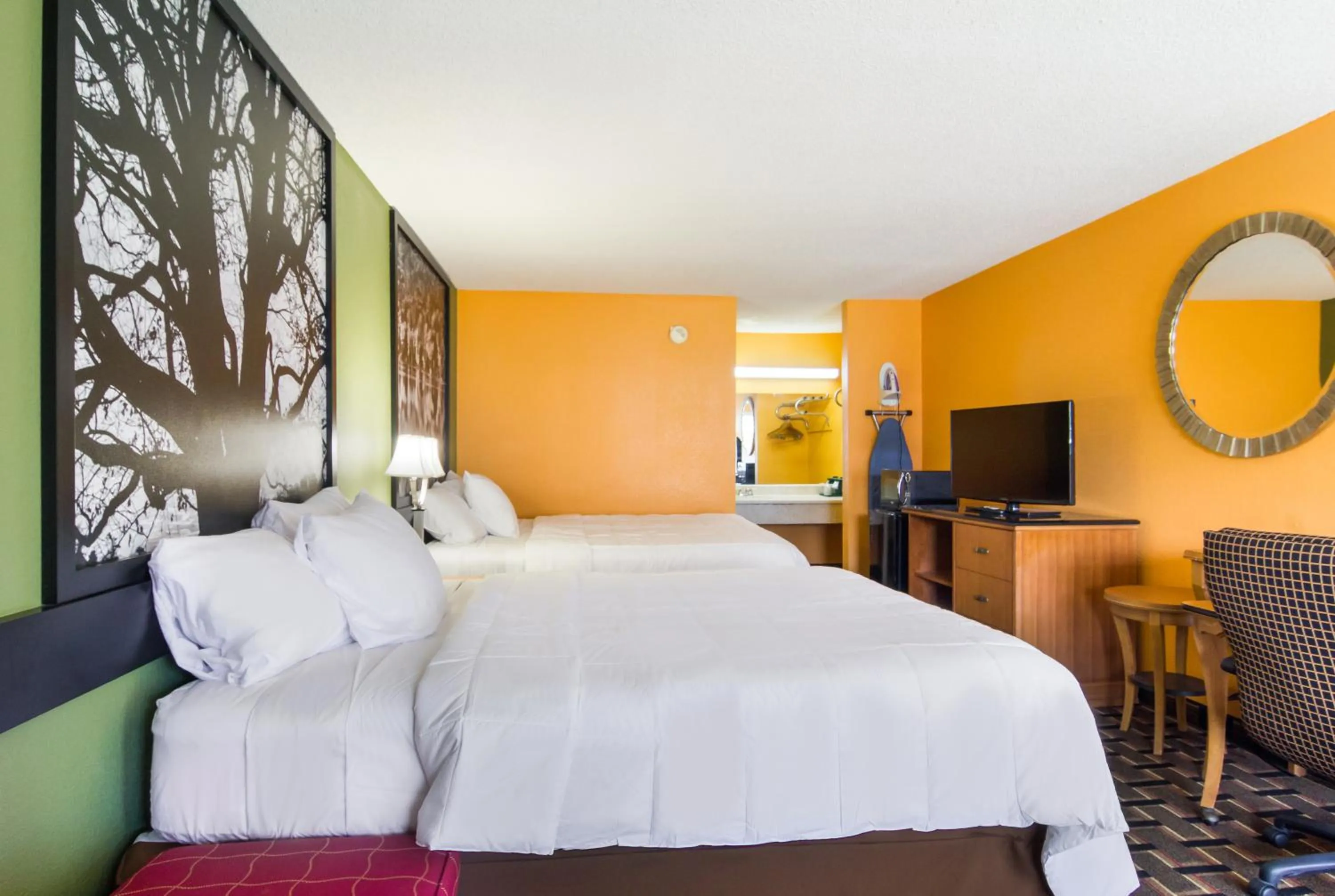 Bed in Americas Best Value Inn Darien