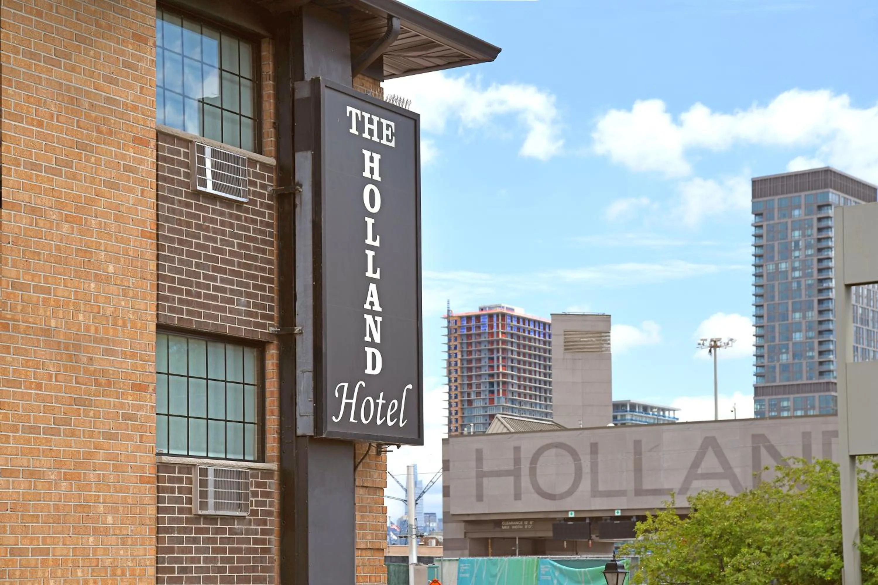 Property building in Holland Hotel Free Parking Jersey City