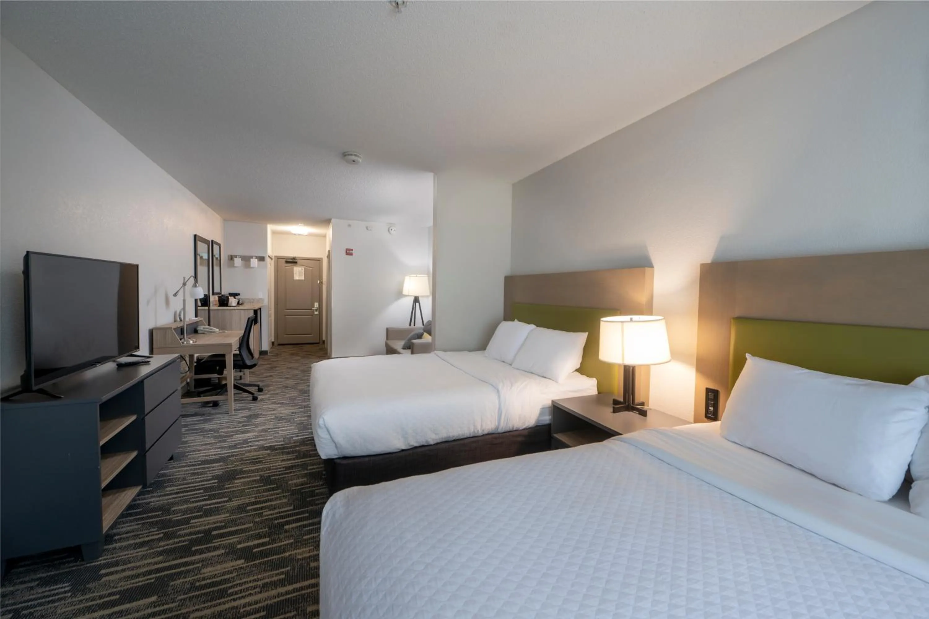 Bed in Country Inn & Suites by Radisson, Queensbury - Lake George , NY