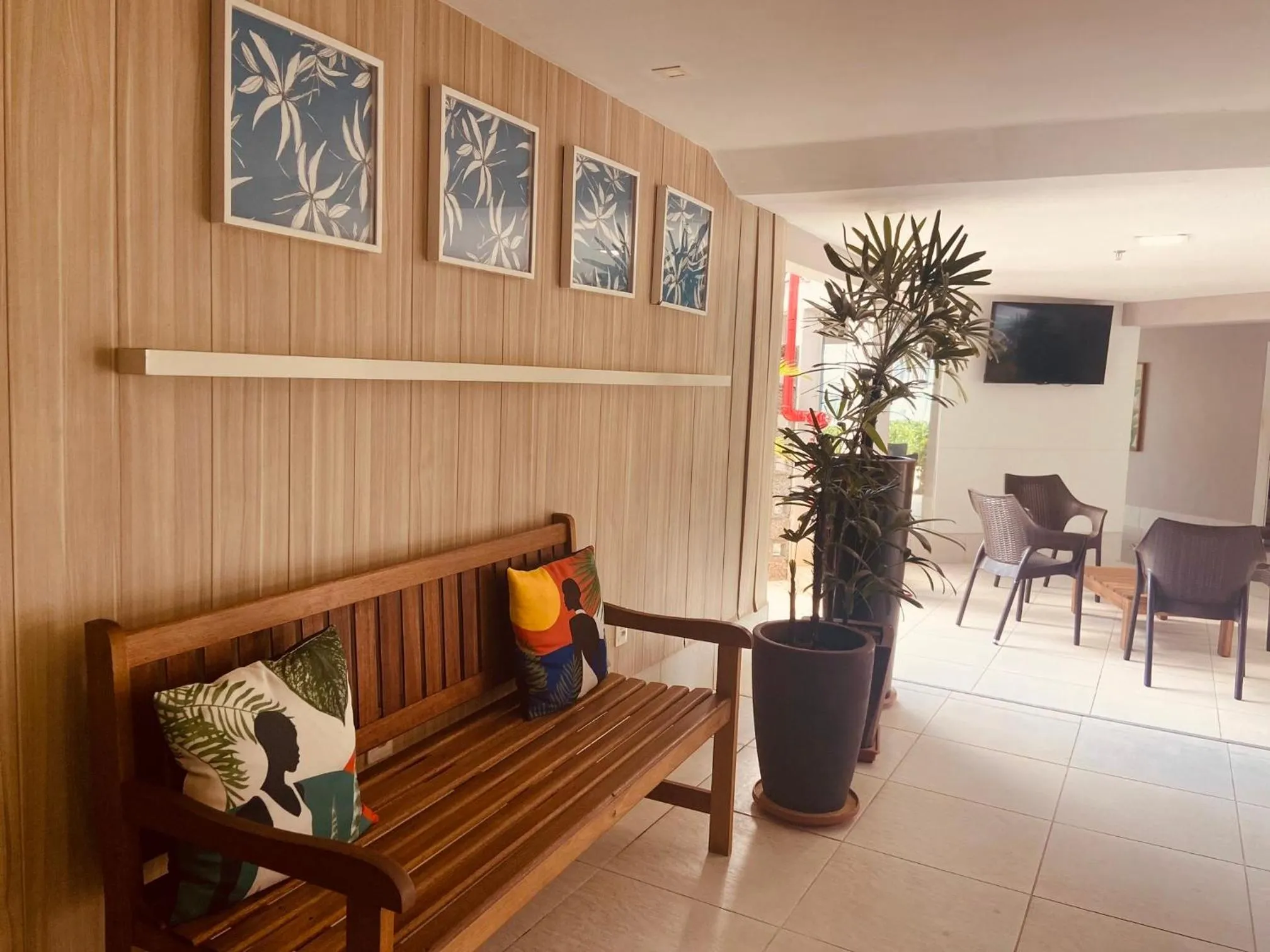 TV and multimedia in Hotel Enseada dos Corais