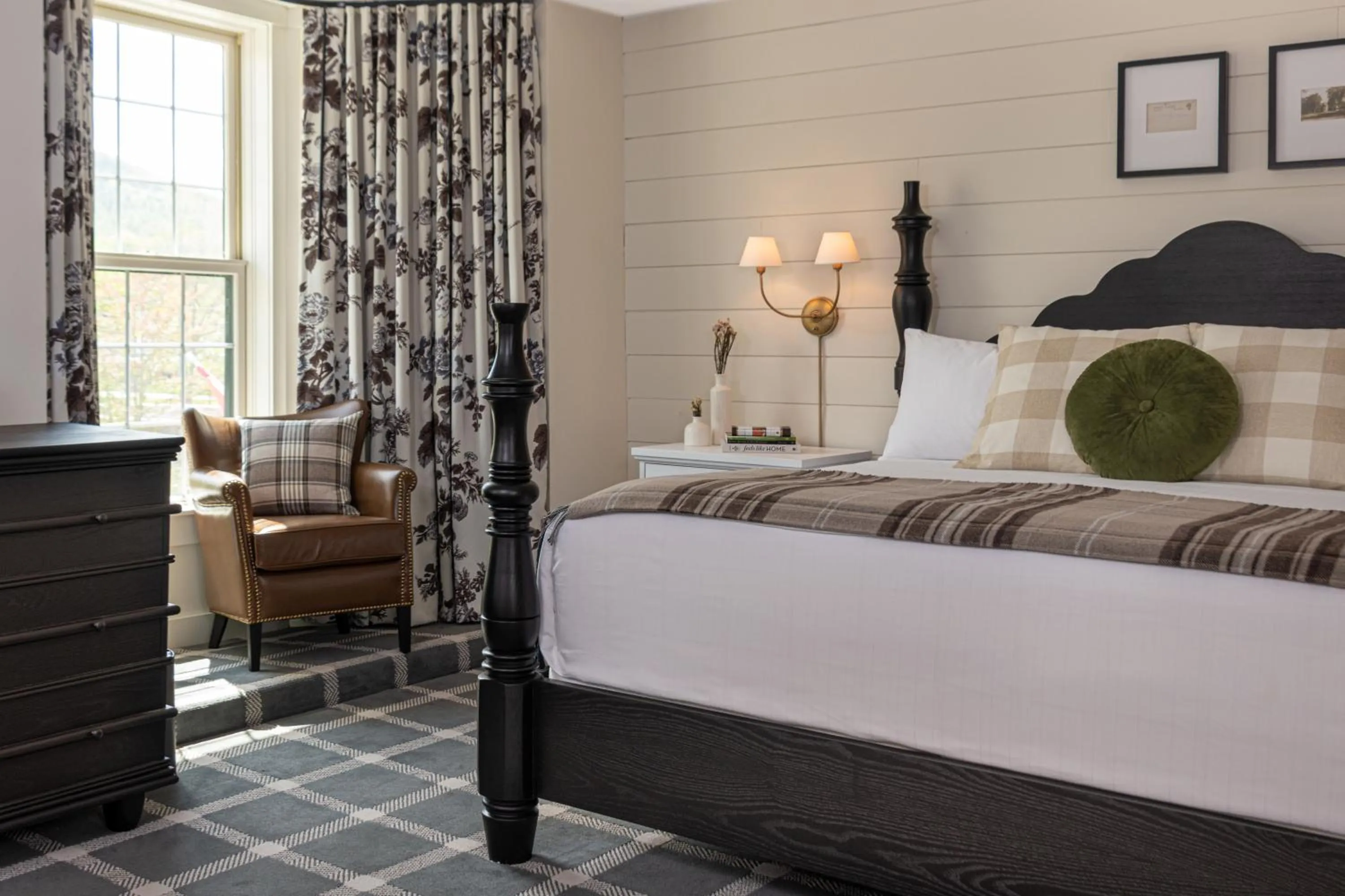 Bed in The Wentworth