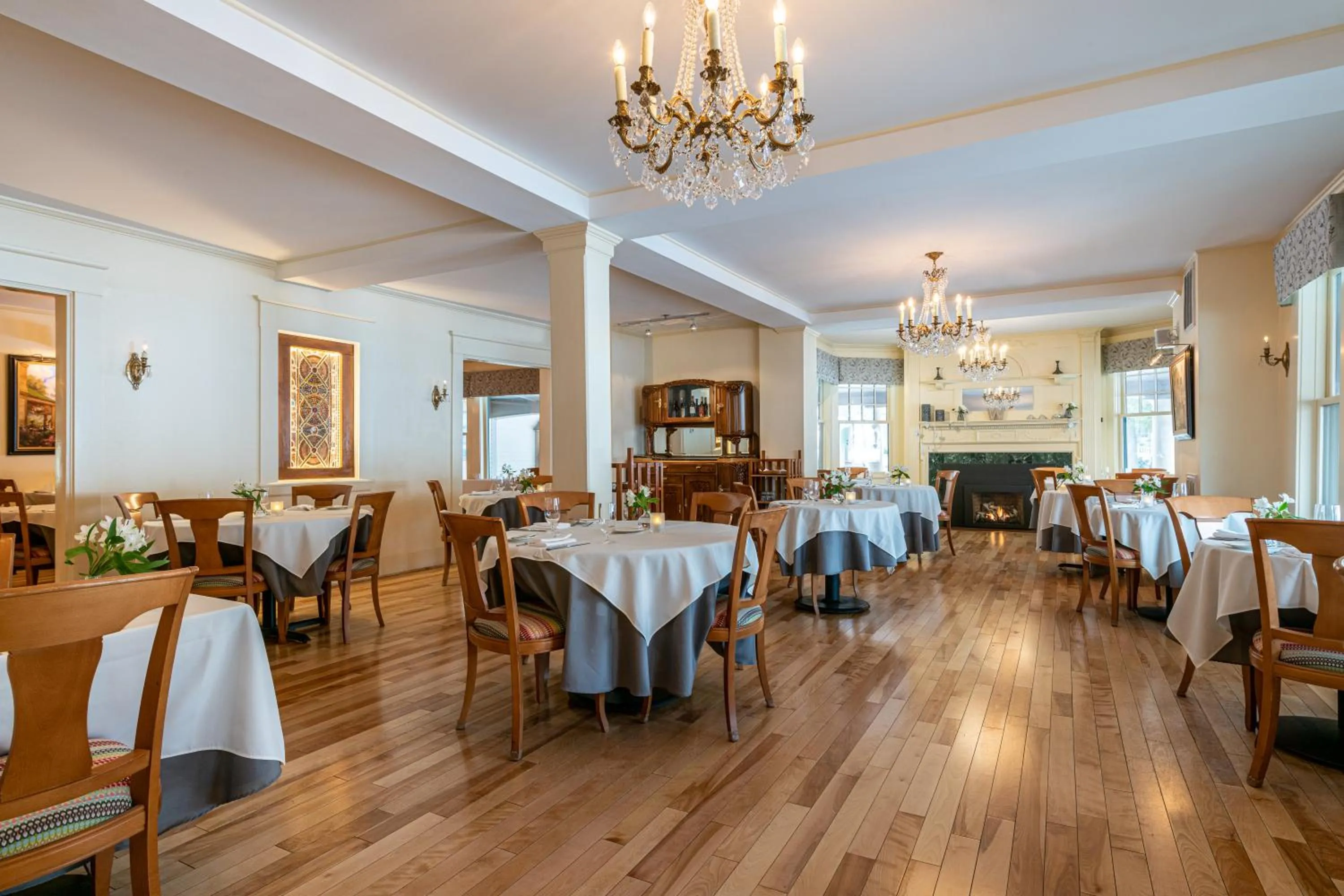 Restaurant/places to eat in The Wentworth