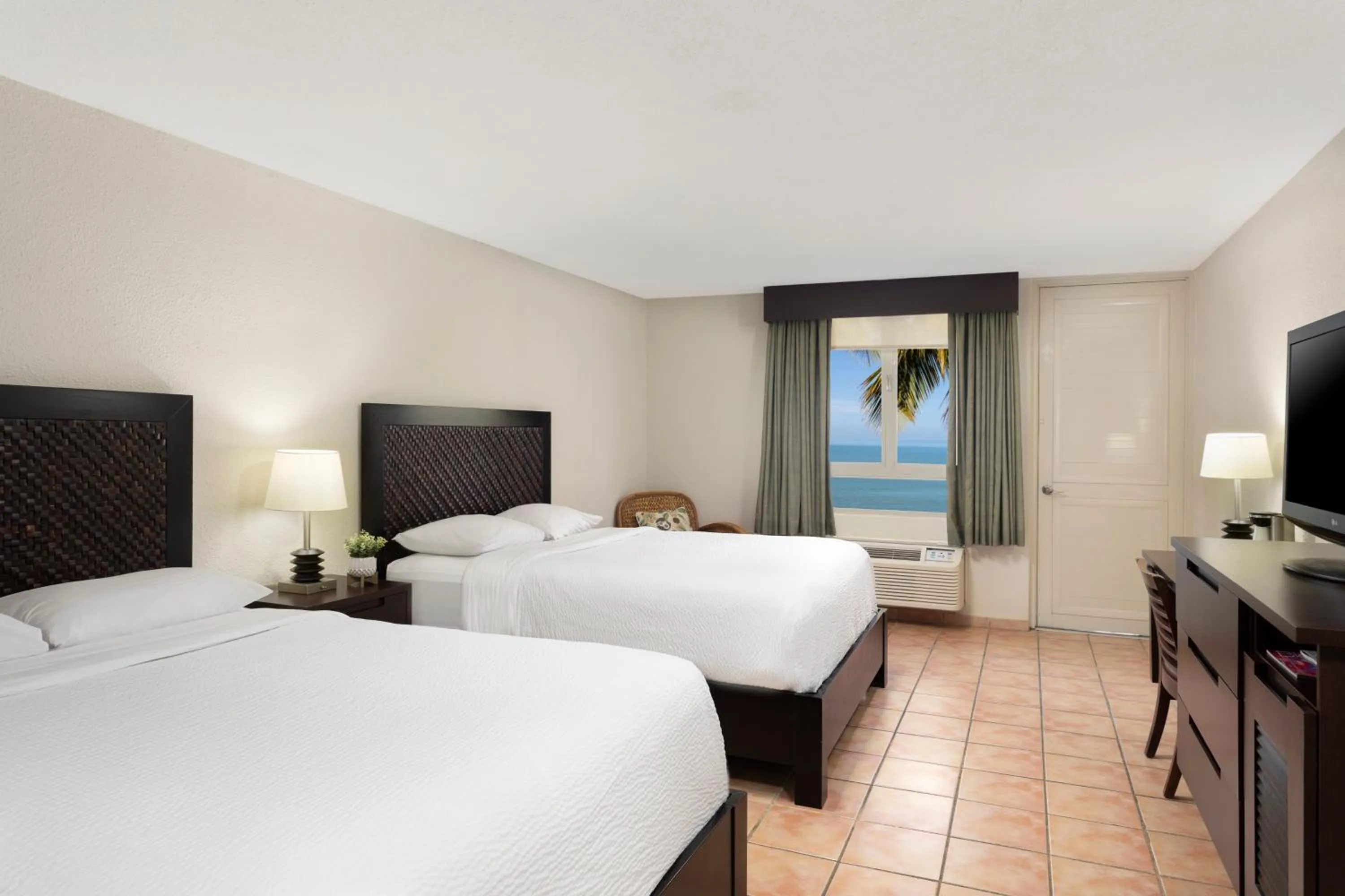 Bedroom, Bed in Rincon Beach Resort