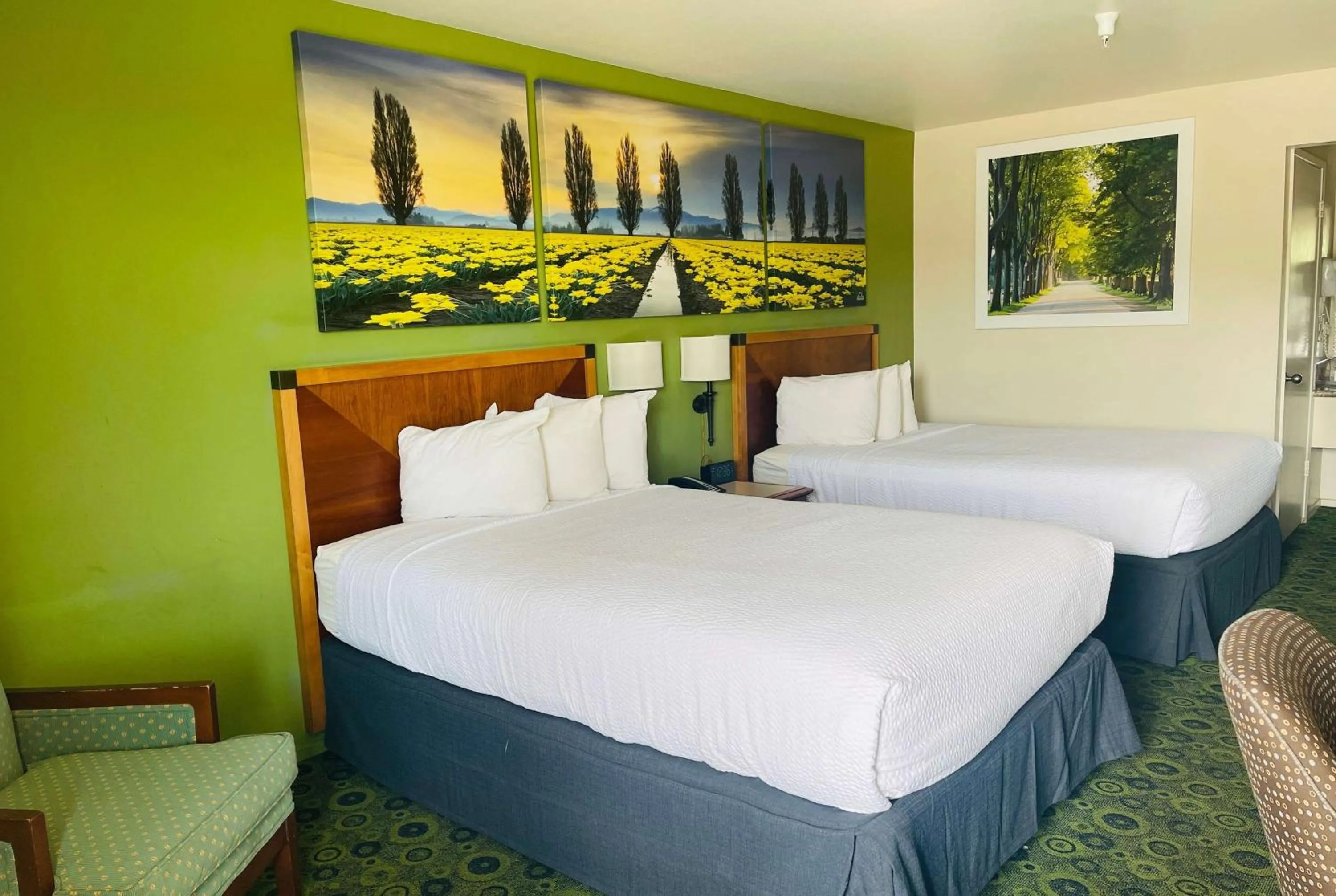 Photo of the whole room, Bed in Days Inn by Wyndham Westley