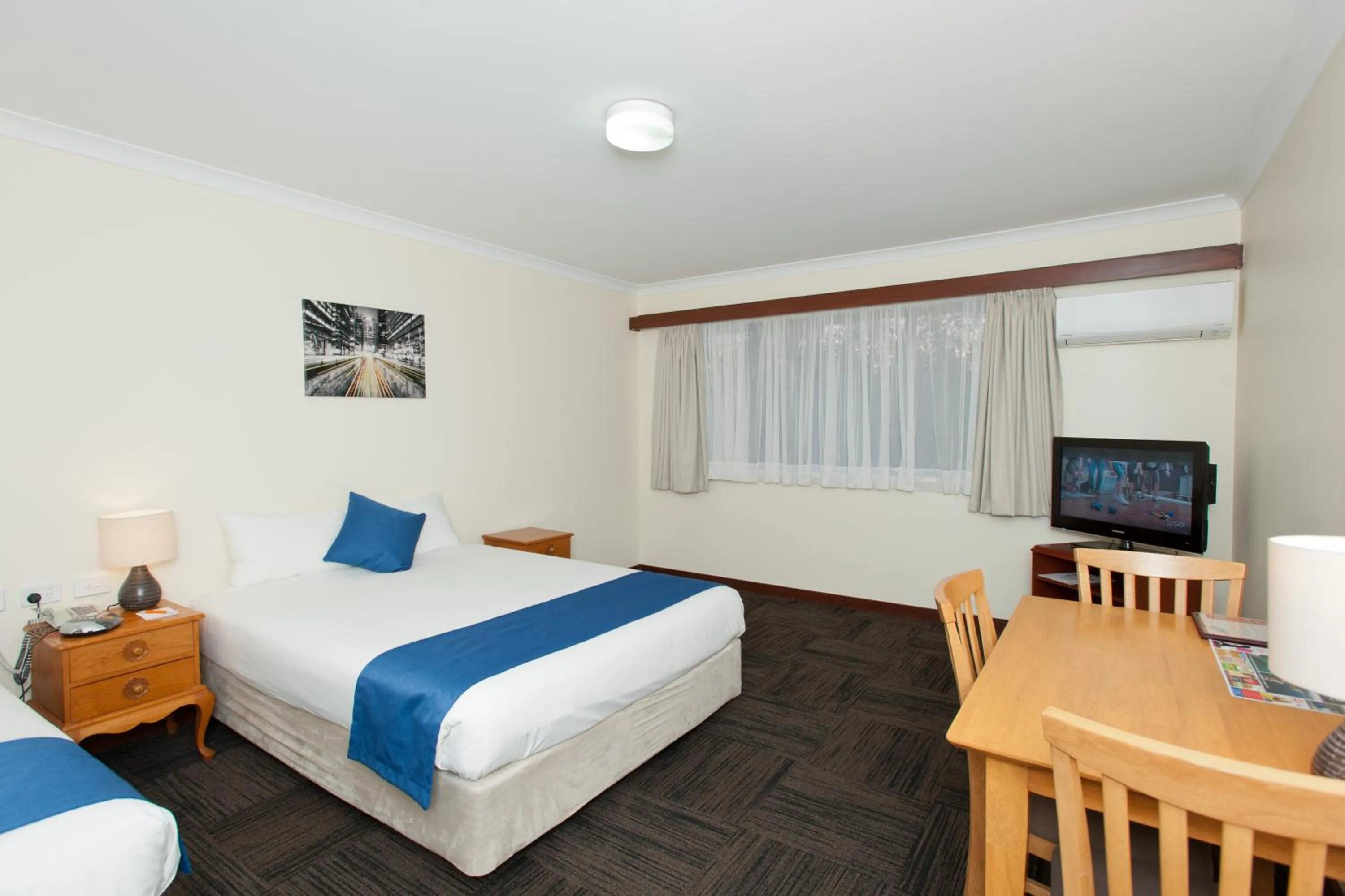 Photo of the whole room in Admiral Motel Bunbury