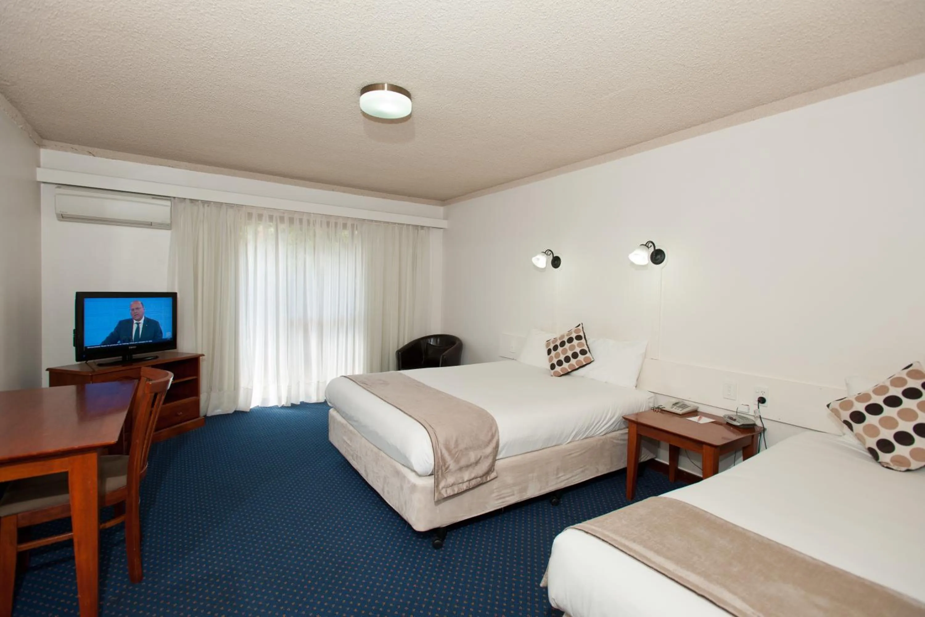 Photo of the whole room in Admiral Motel Bunbury