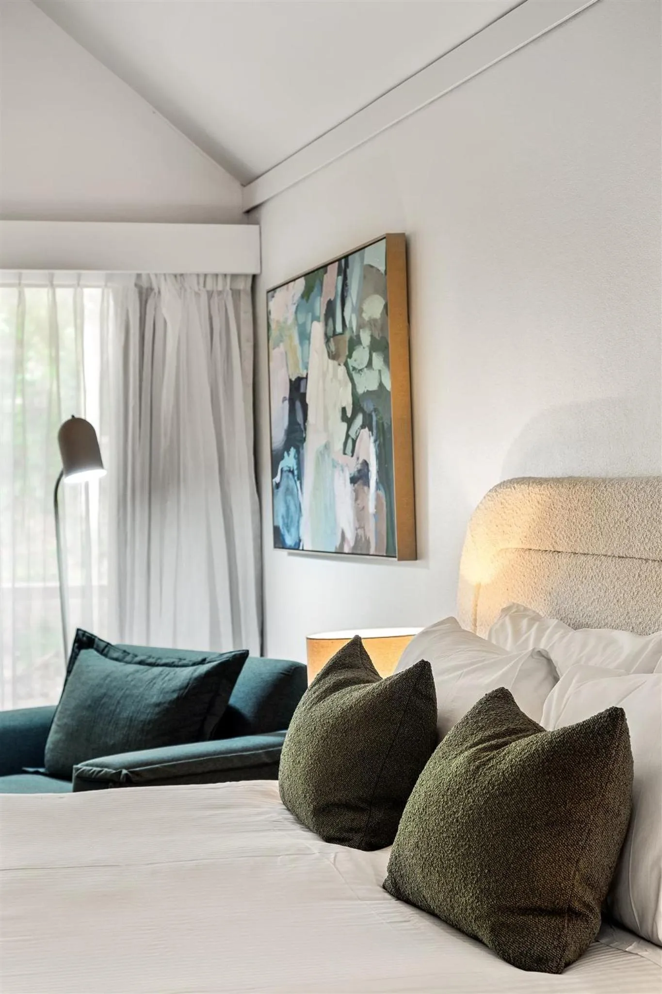 Bed in Heritage Trail Lodge