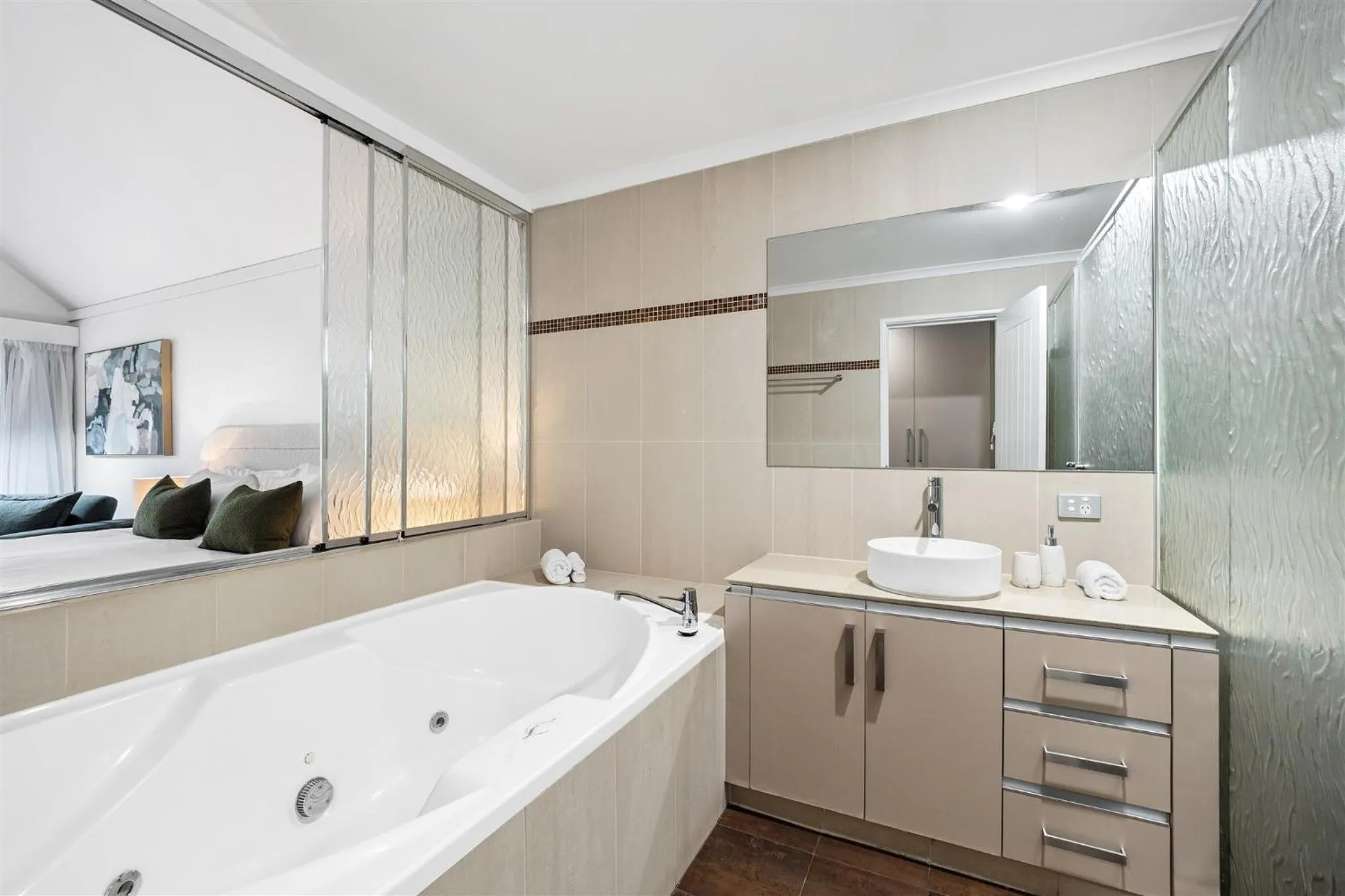 Bathroom in Heritage Trail Lodge