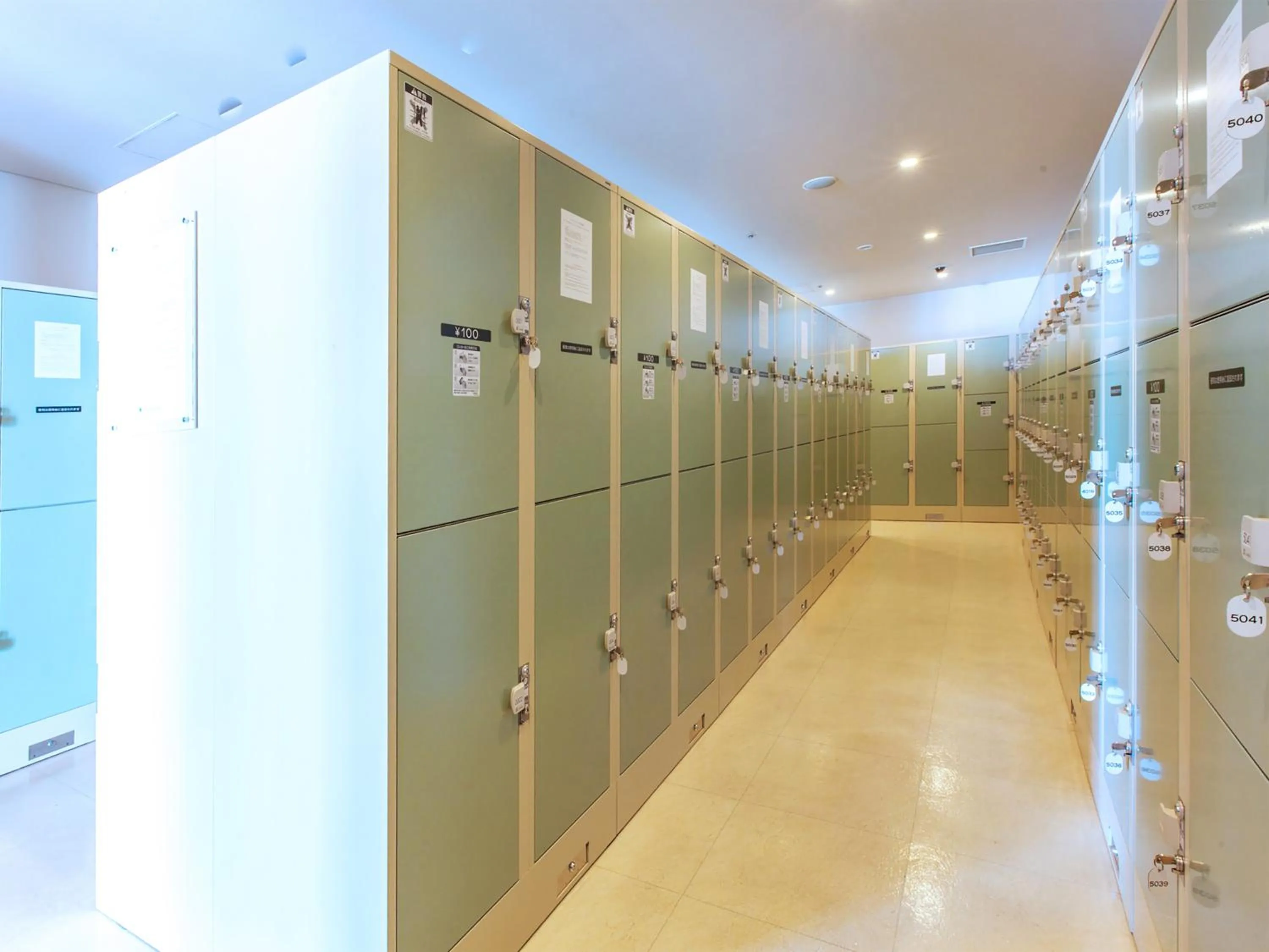 locker in Hotel Universal Port