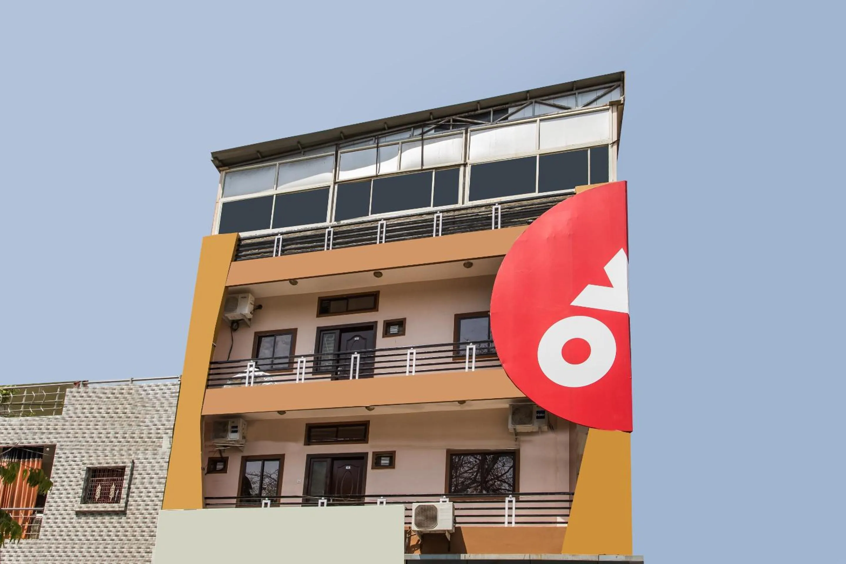 Facade/entrance in Hotel O Madhur Inn