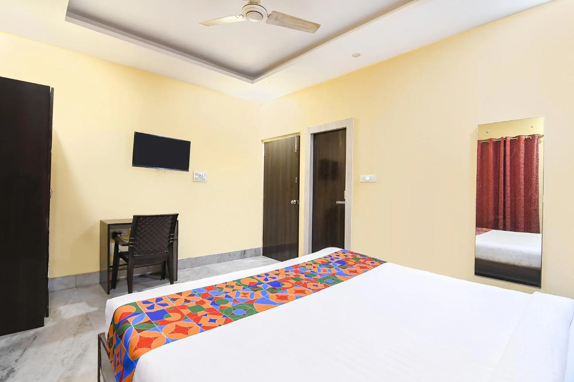 Bed in FabHotel Saltlake Palace - Nr Anandlok Hospital