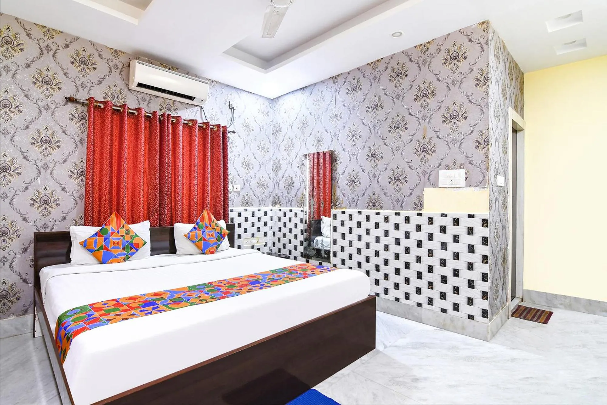 Bed in FabHotel Saltlake Palace - Nr Anandlok Hospital