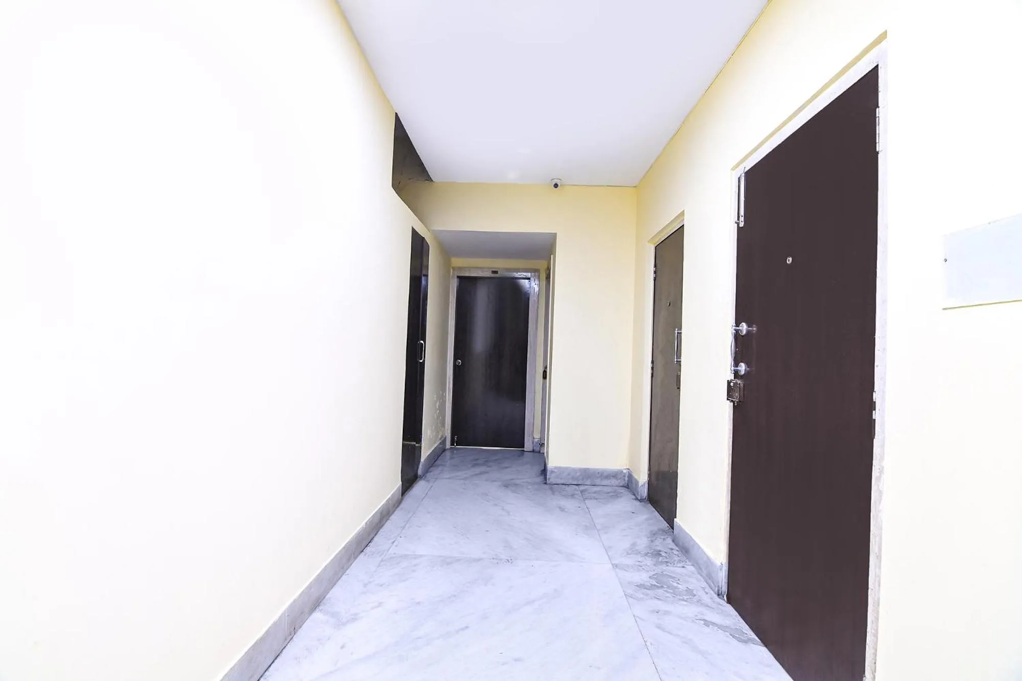 Lobby or reception, Bed in FabHotel Saltlake Palace - Nr Anandlok Hospital