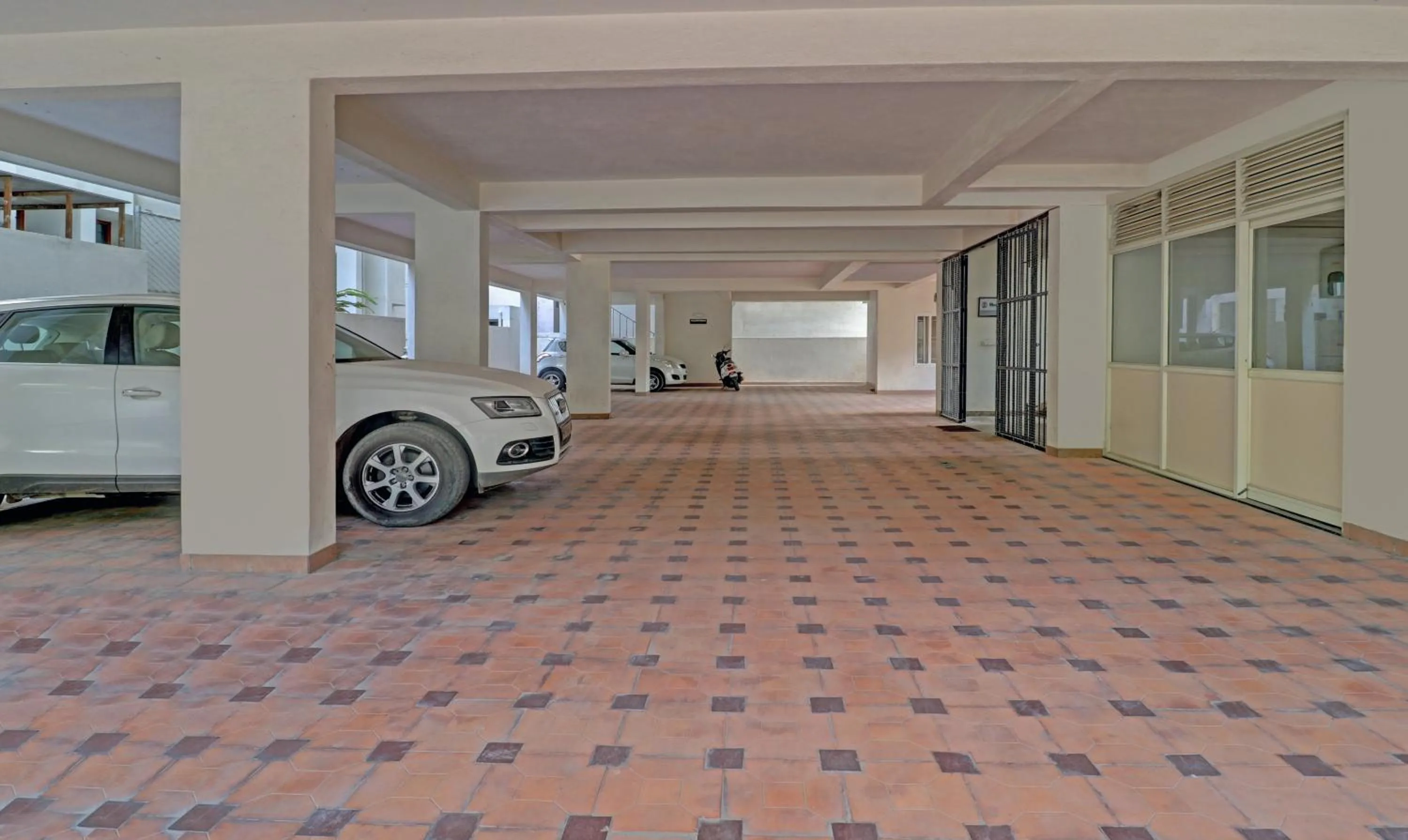 Parking in Treebo Kings Suits, HSR Layout