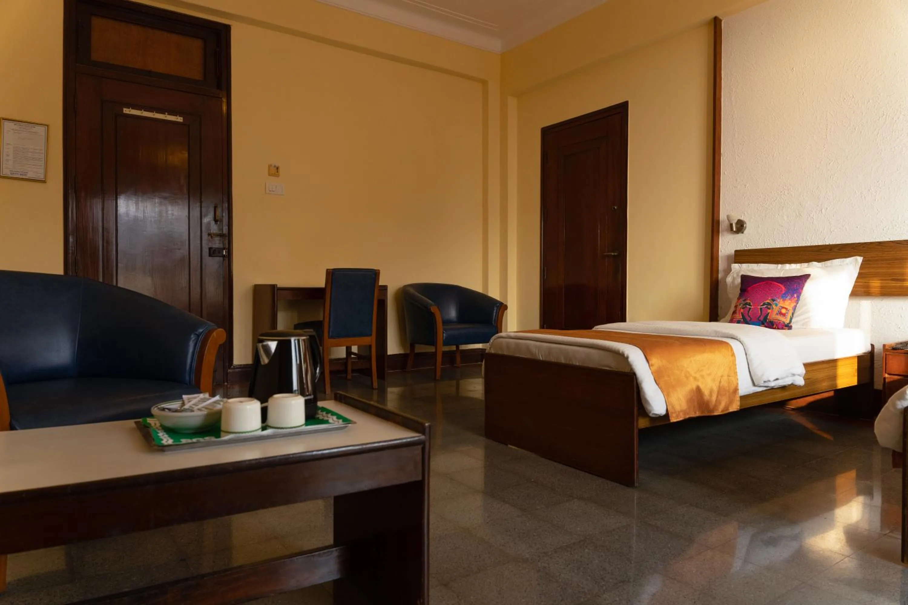 Photo of the whole room, Bed in Sea Green South Hotel