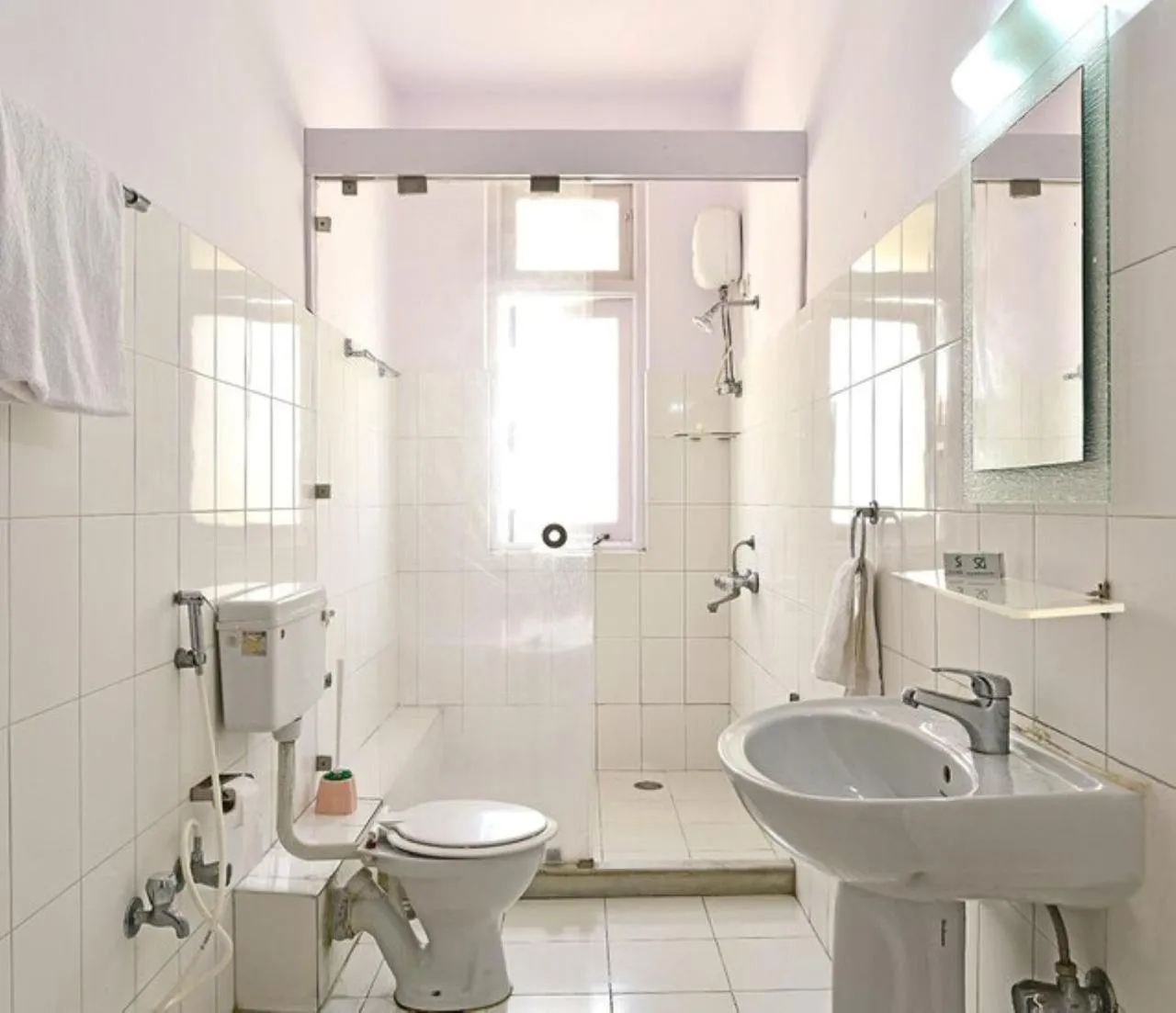 Bathroom in Sea Green South Hotel