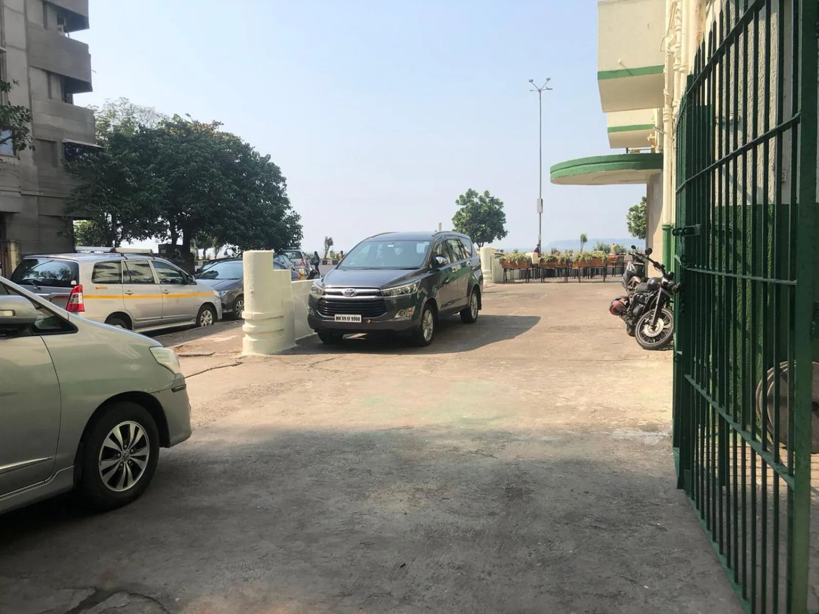 Parking in Sea Green South Hotel