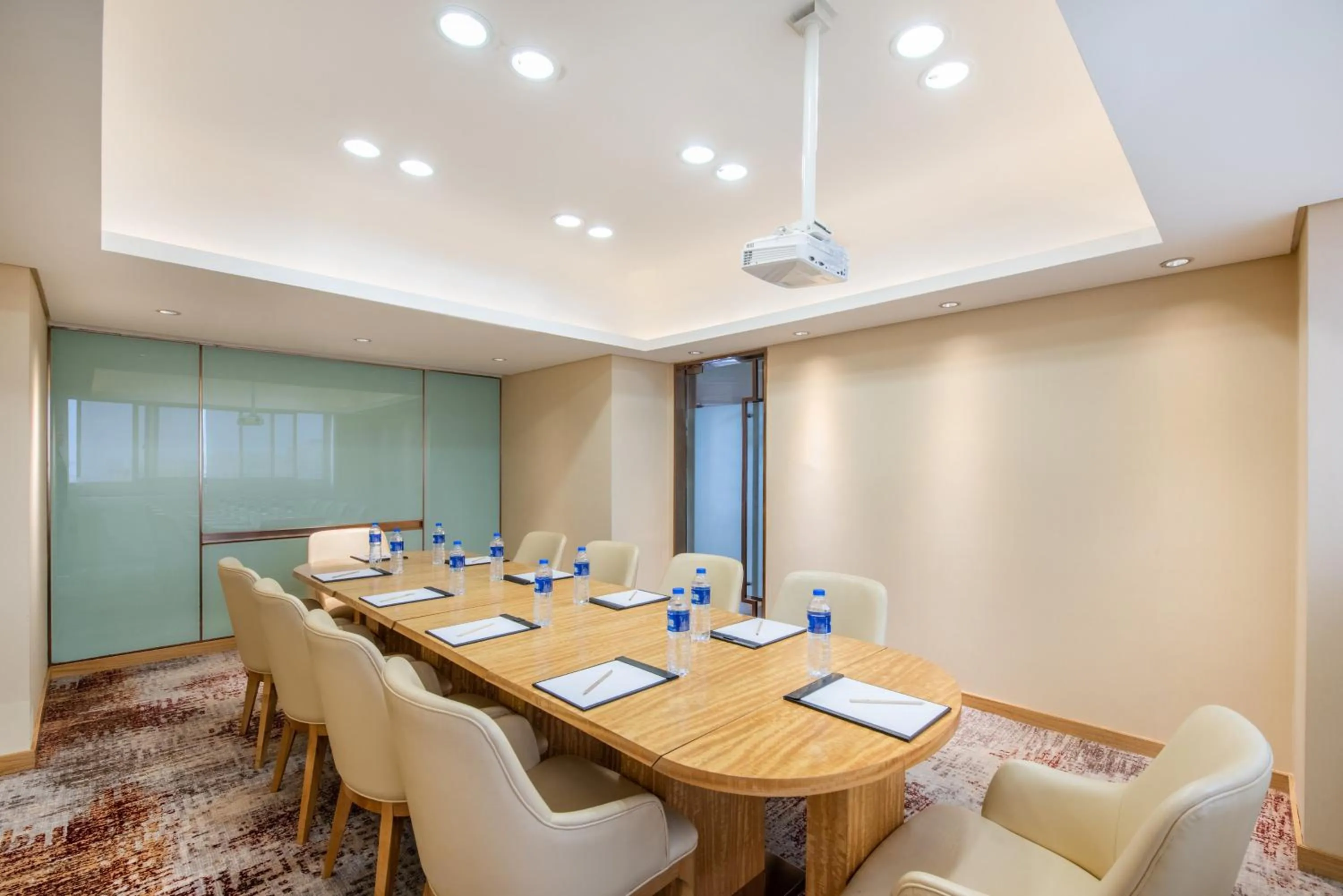 Meeting/conference room in Holiday Inn Hefei by IHG