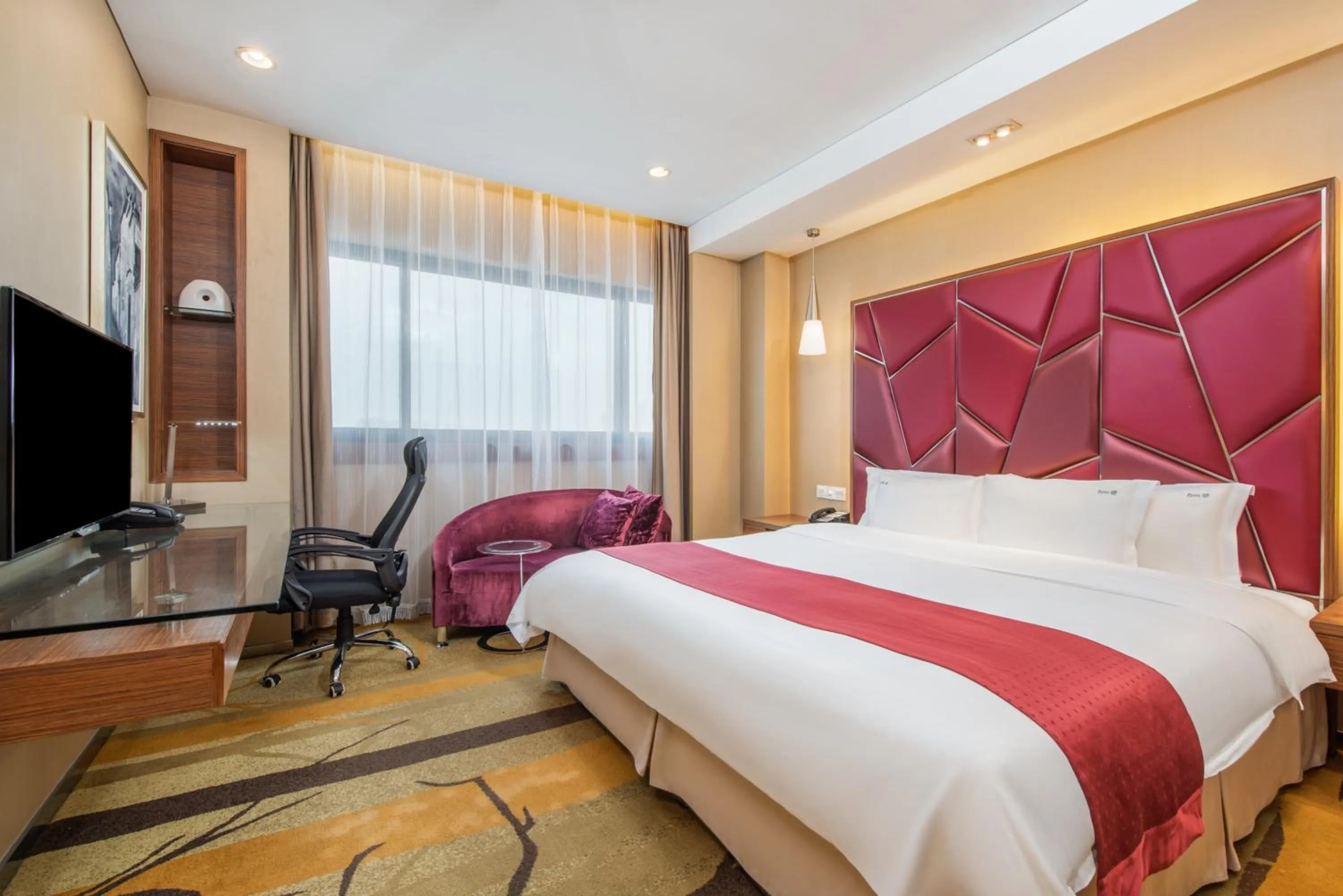 Photo of the whole room in Holiday Inn Hefei by IHG