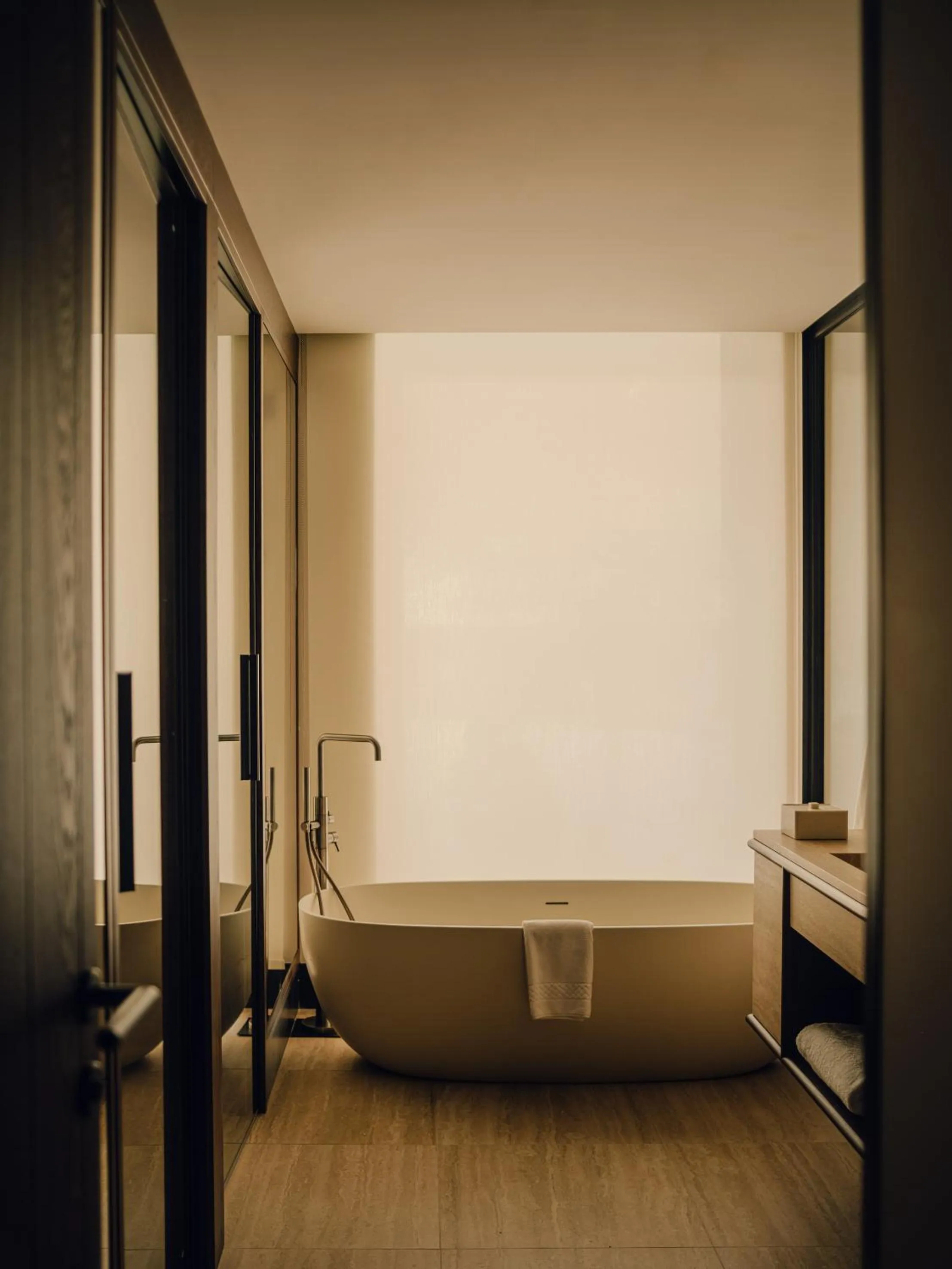 Bathroom, Bed in Aethos Hotel Monterosa