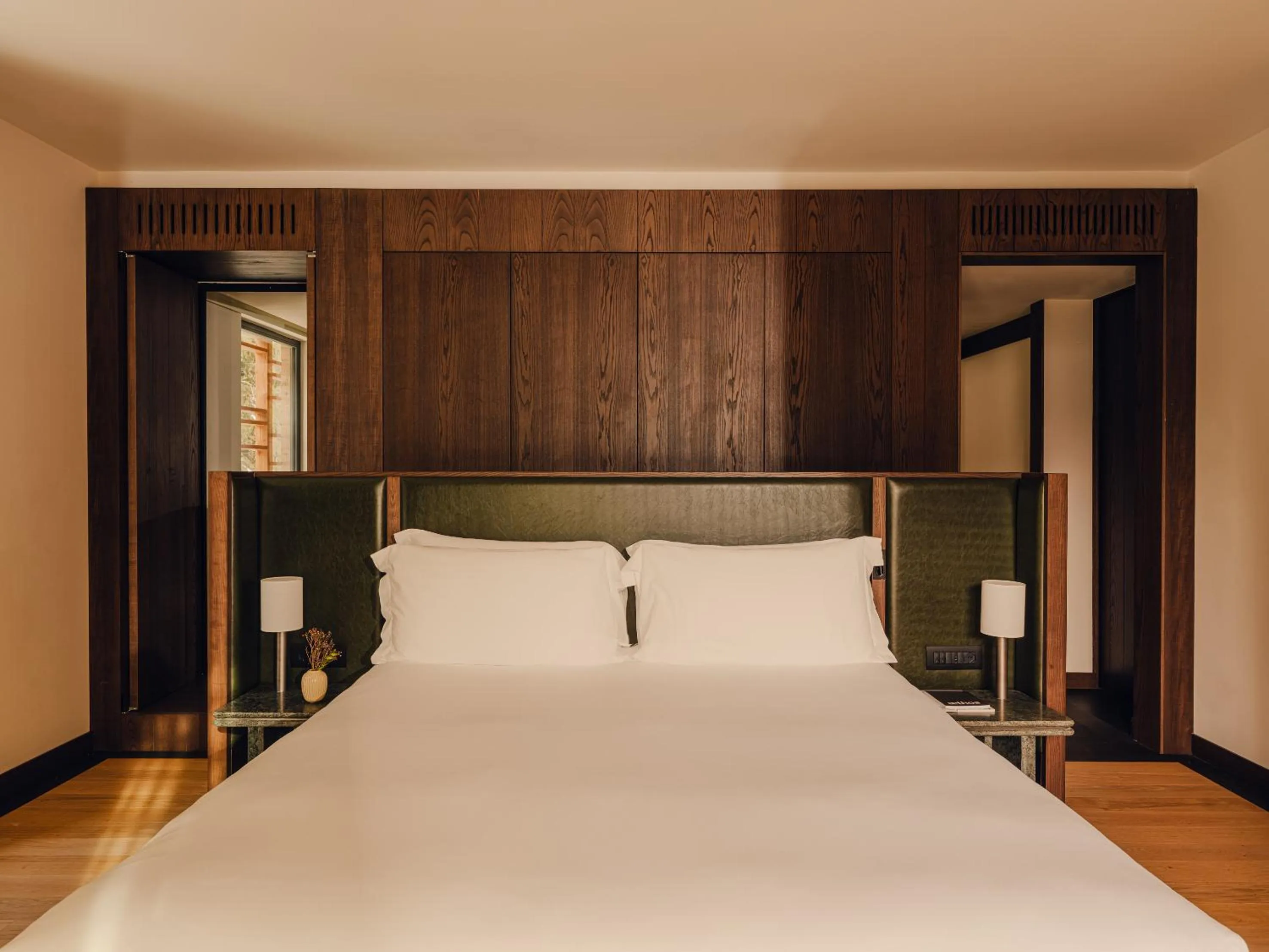 Bedroom, Bed in Aethos Hotel Monterosa