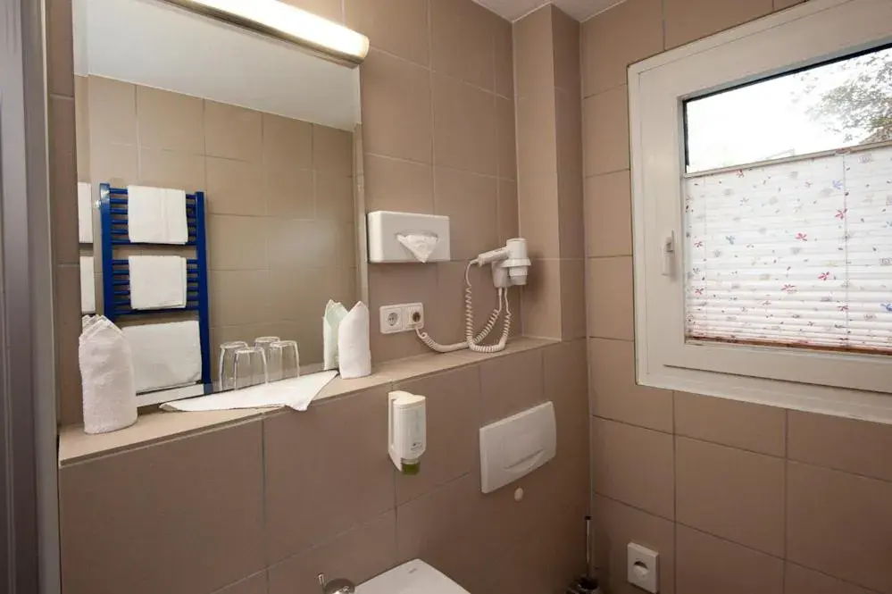 Single Room in BioHotel Kassel Wilhelmshöher Tor Single Room in BioHotel Kassel Wilhelmshöher Tor