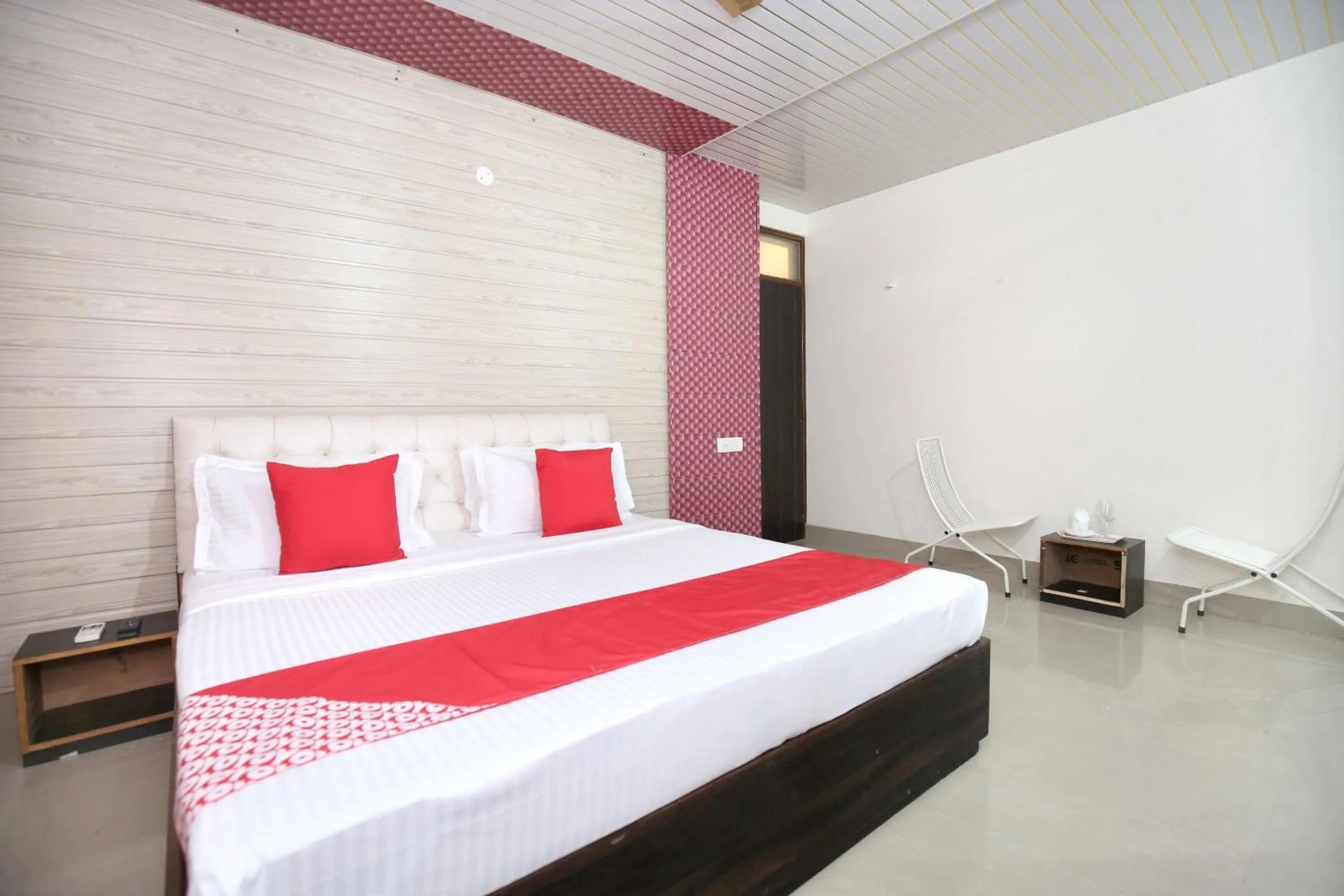 Facade/entrance, Bed in Collection O Gold Star