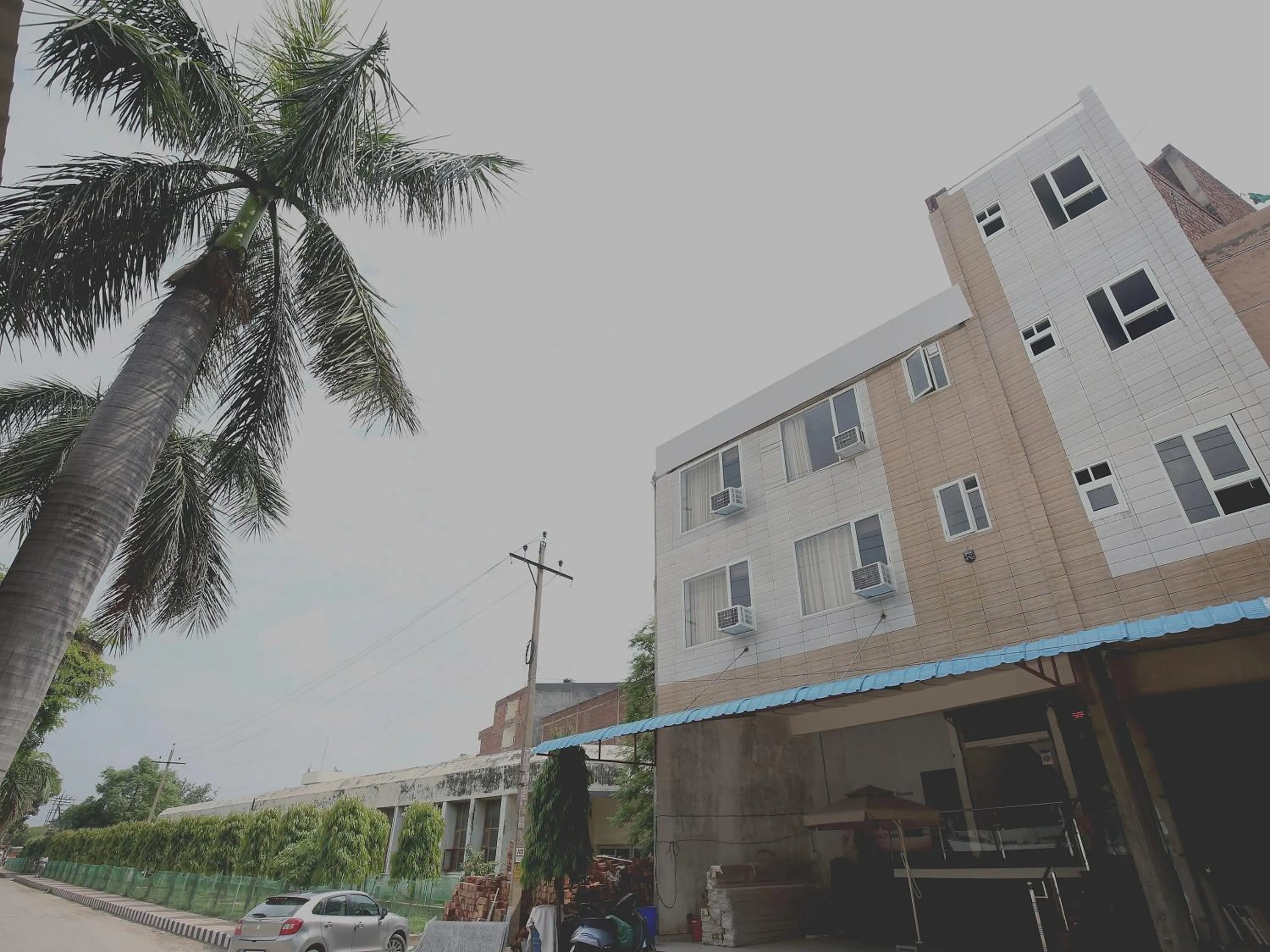 Facade/entrance in Collection O Gold Star