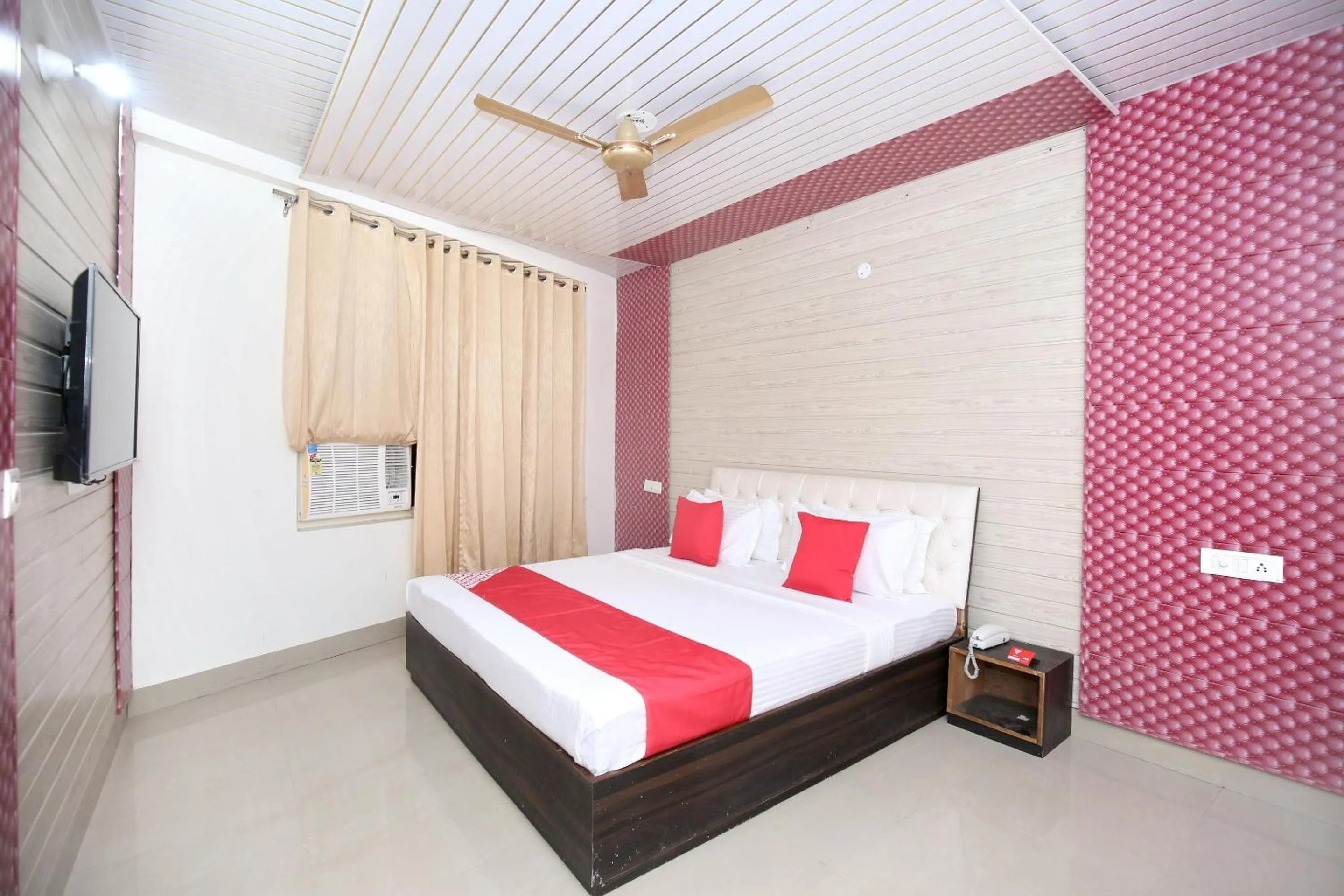 Bedroom, Bed in Collection O Gold Star