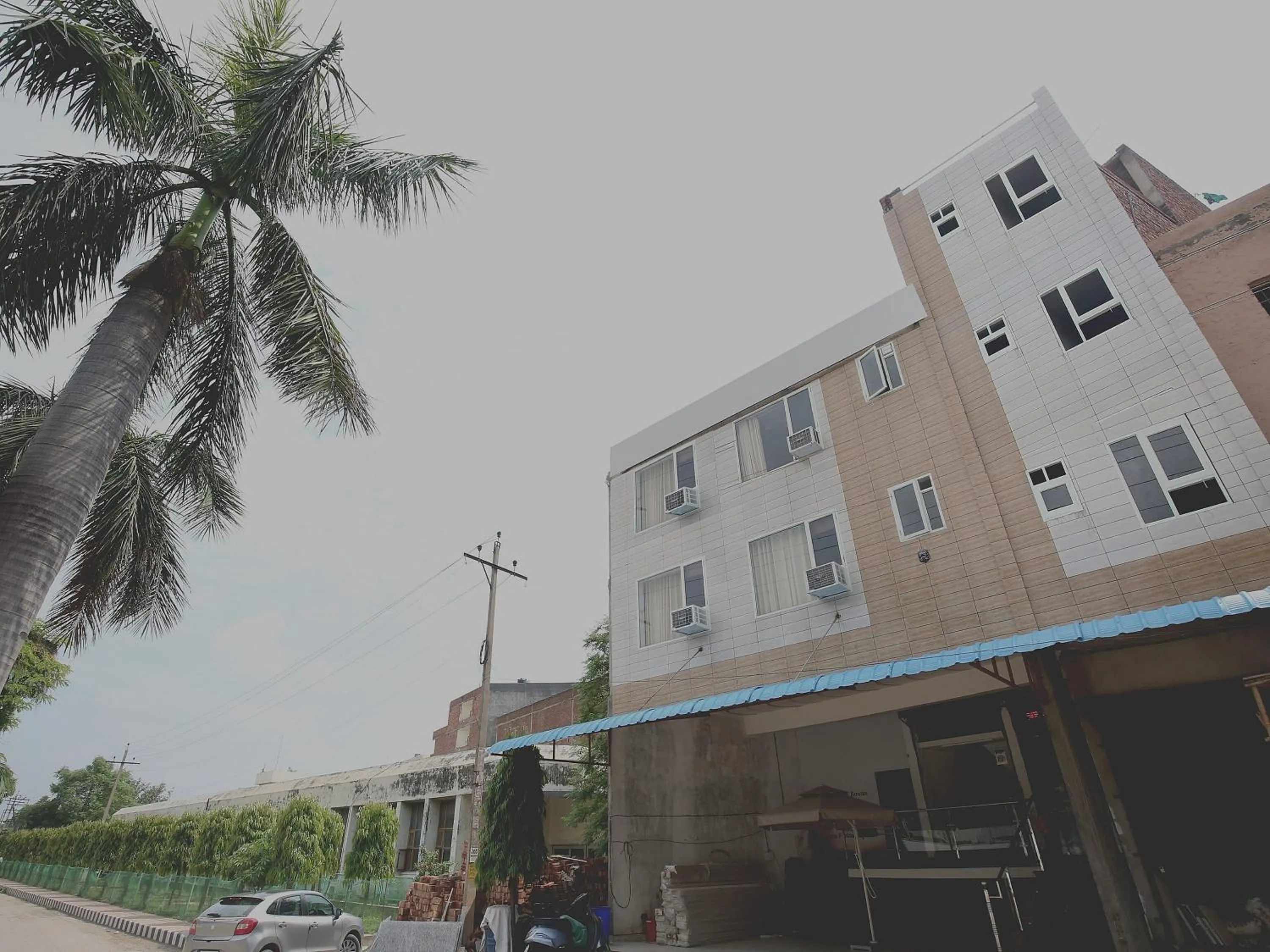 Facade/entrance in Collection O Gold Star