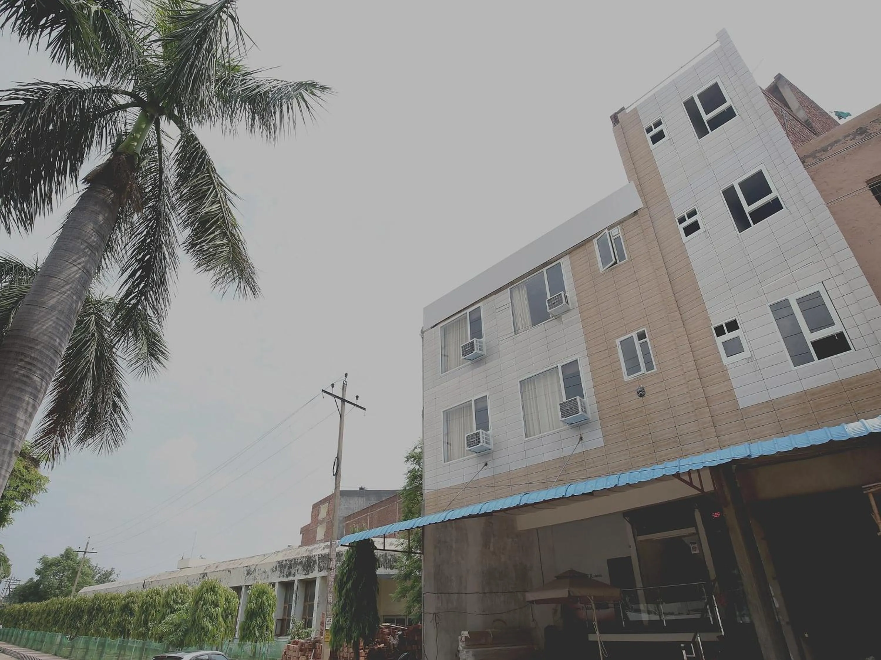 Facade/entrance in Collection O Gold Star